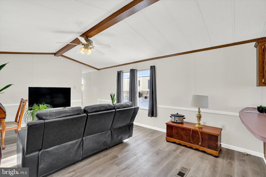 Photo of 107 Carbridge Road E, STEWARTSTOWN, PA 17363 (MLS # PAYK2097488)