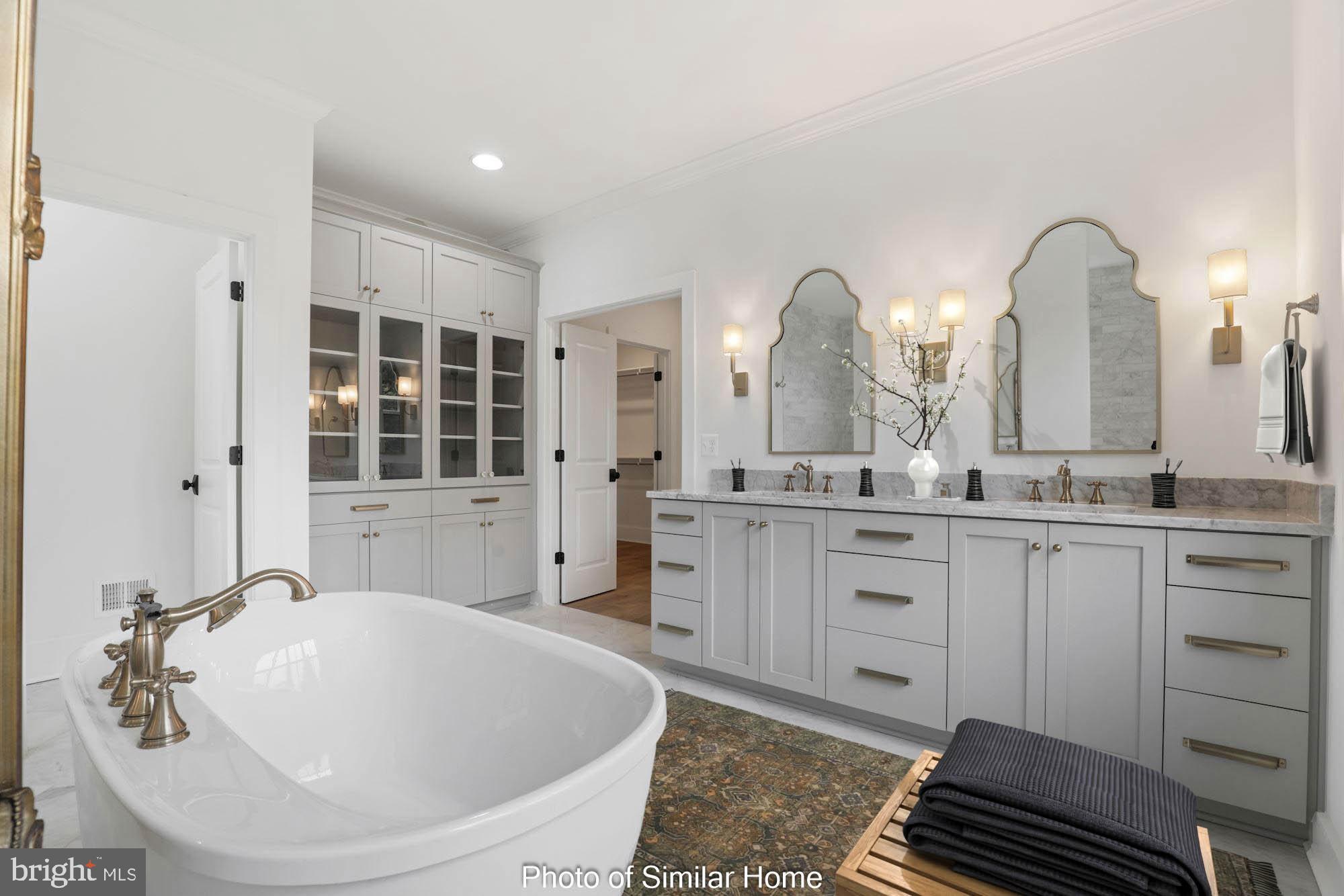 LYON VILLAGE - Residential