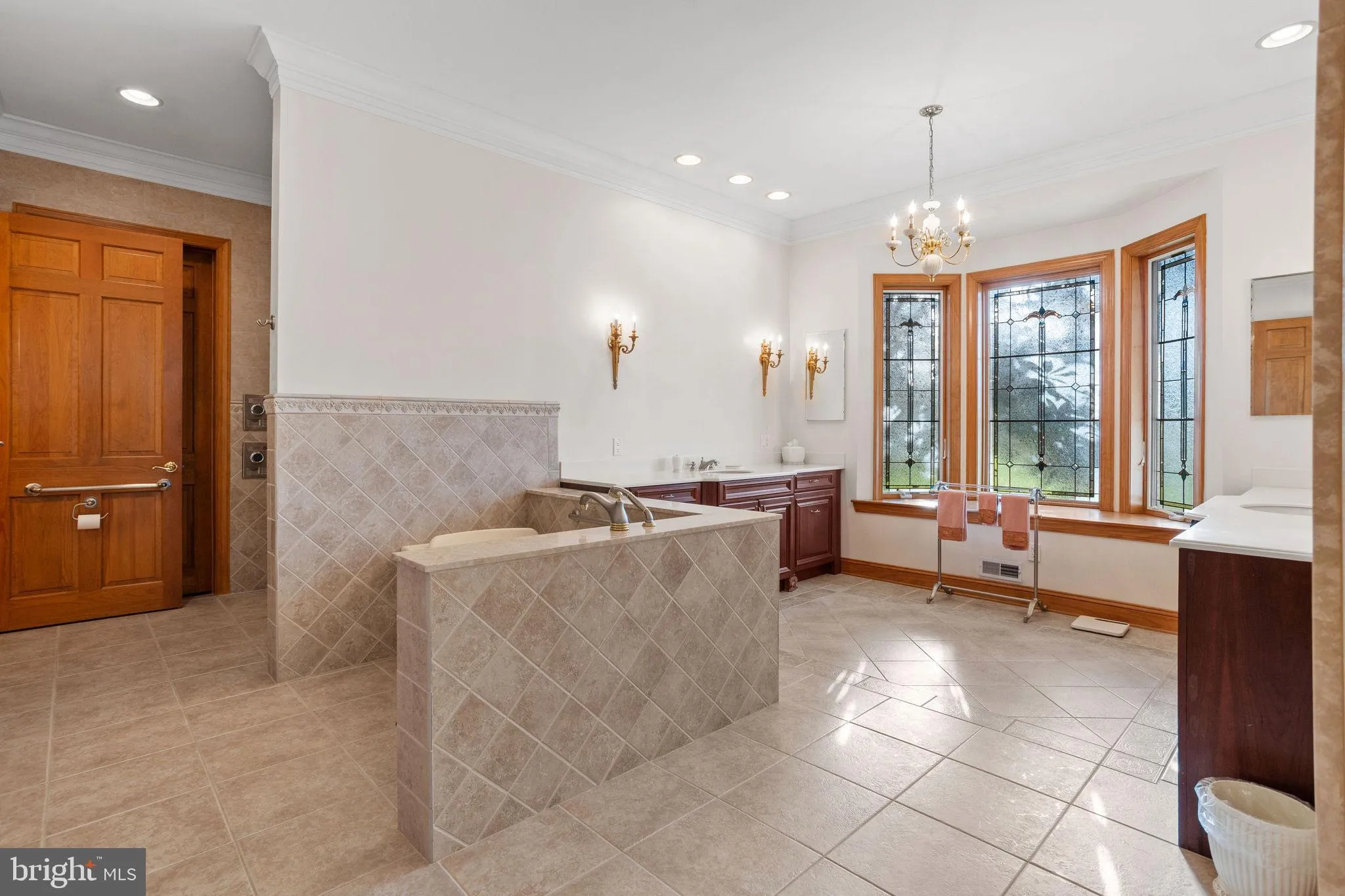 Chesterfield, New Jersey 08515, United States, 5 Bedrooms Bedrooms, ,5 BathroomsBathrooms,Residential,Contingent,246836