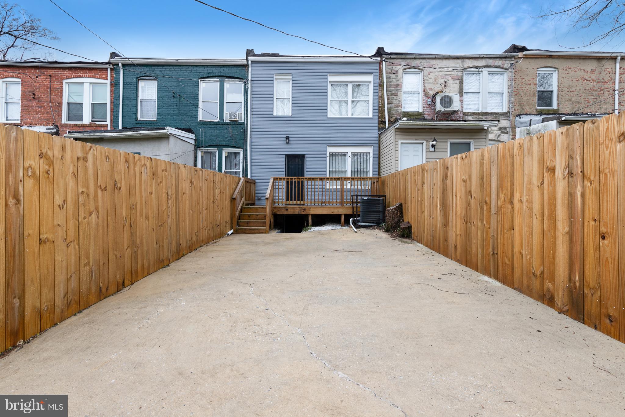 ALBEMARLE SQUARE - Residential