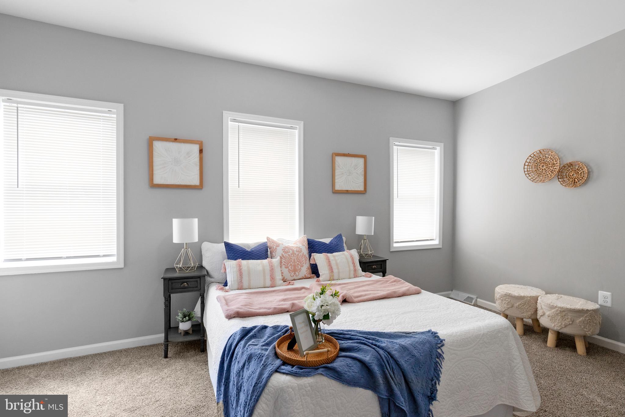 ALBEMARLE SQUARE - Residential