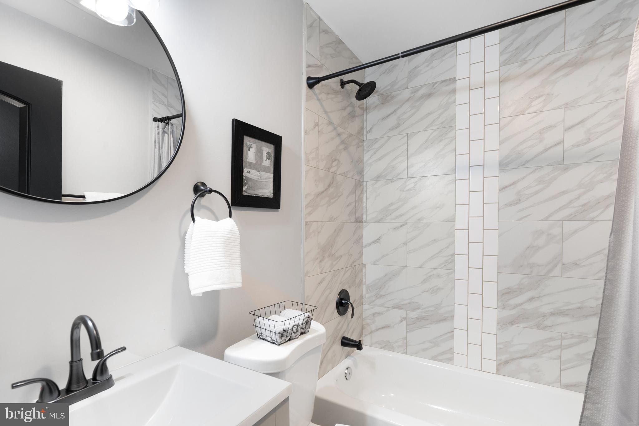 ALBEMARLE SQUARE - Residential