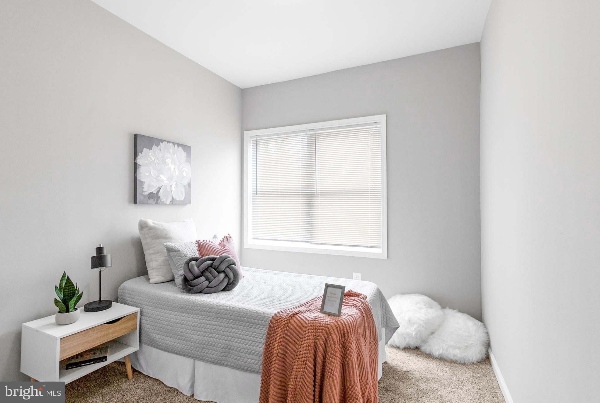 ALBEMARLE SQUARE - Residential