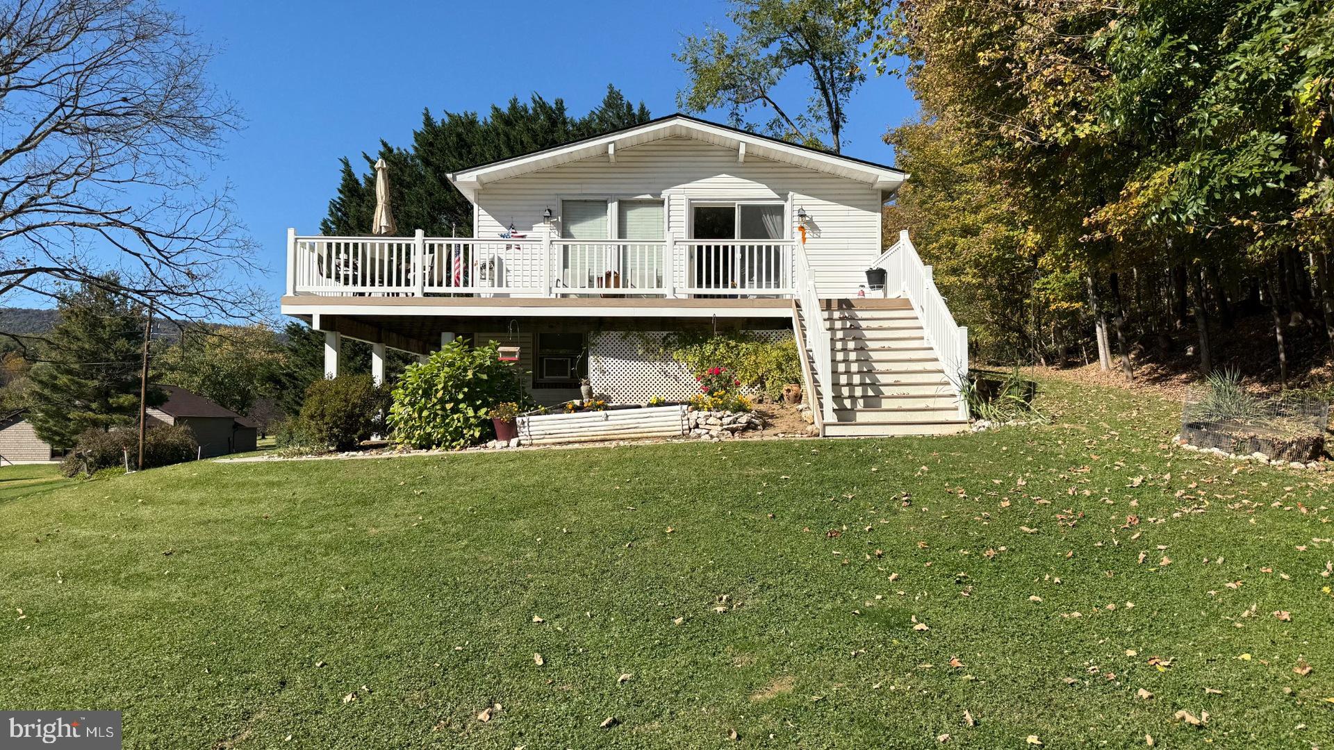 746 COUNTRY CLUB TRL TRAIL