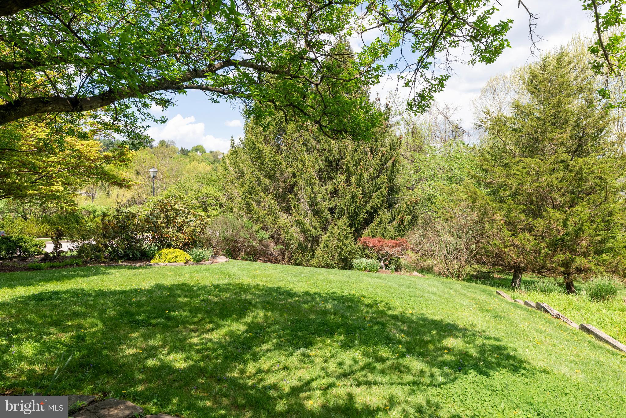 THE HILLSIDE AT SEMINARY - Residential