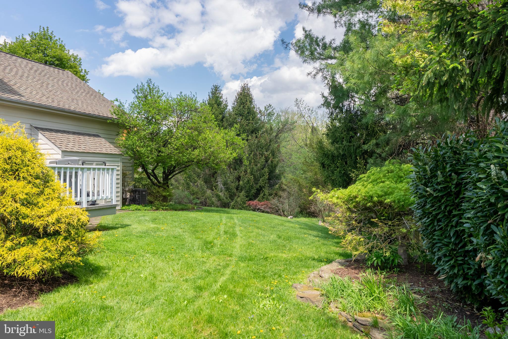 THE HILLSIDE AT SEMINARY - Residential