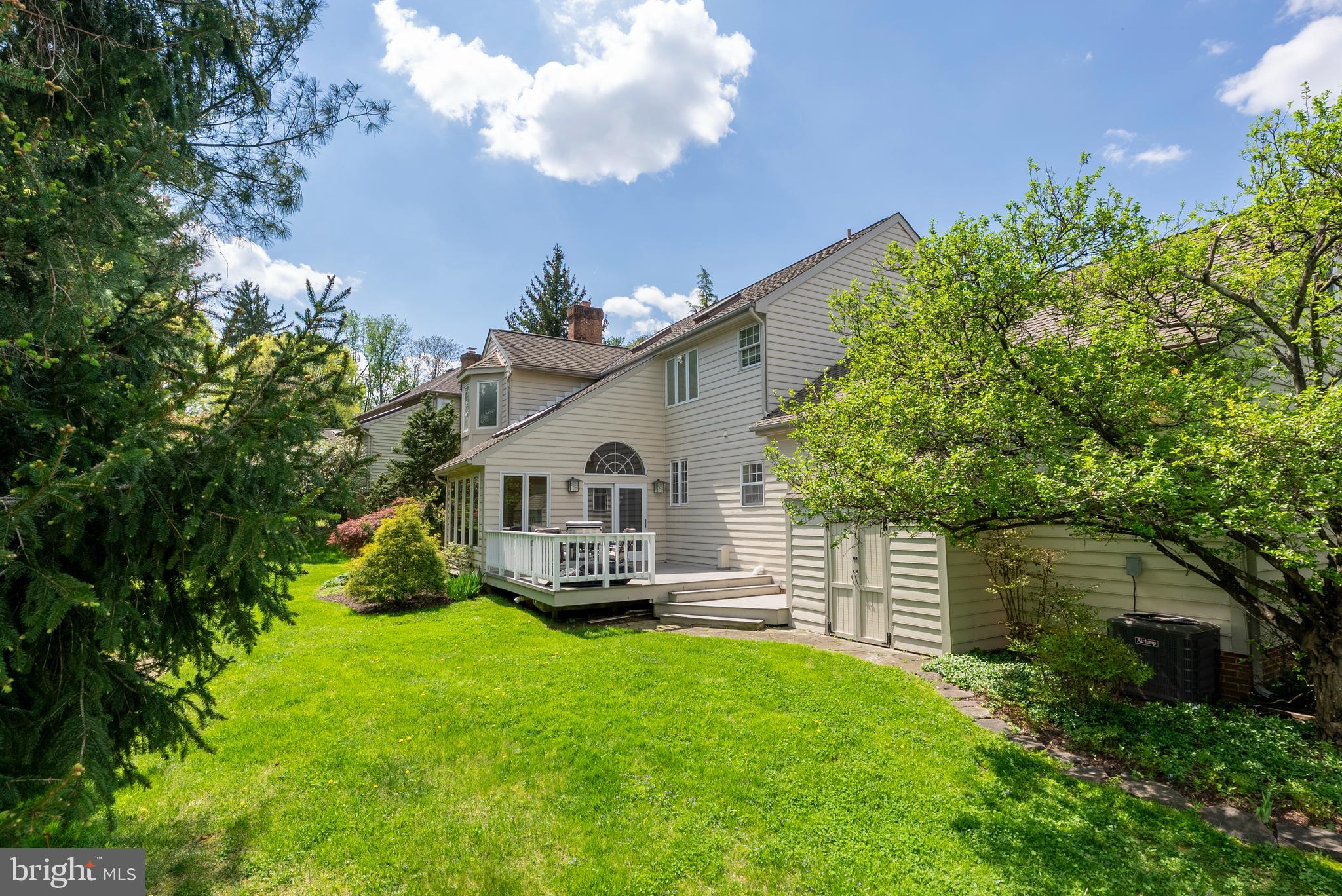 THE HILLSIDE AT SEMINARY - Residential