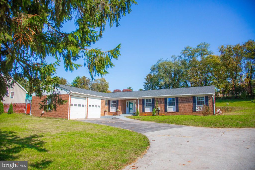 Photo of 941 S Samuel Street, CHARLES TOWN, WV 25414 (MLS # WVJF2019770)