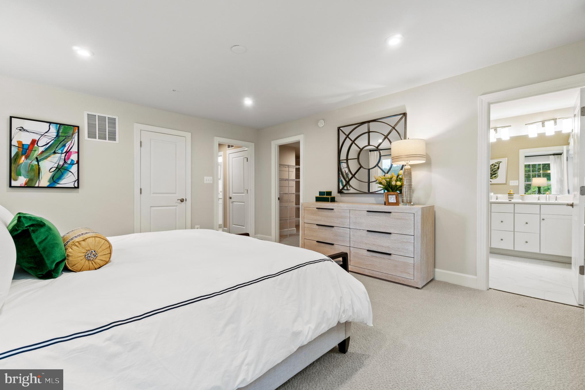 MARLBORO RIDGE - Residential