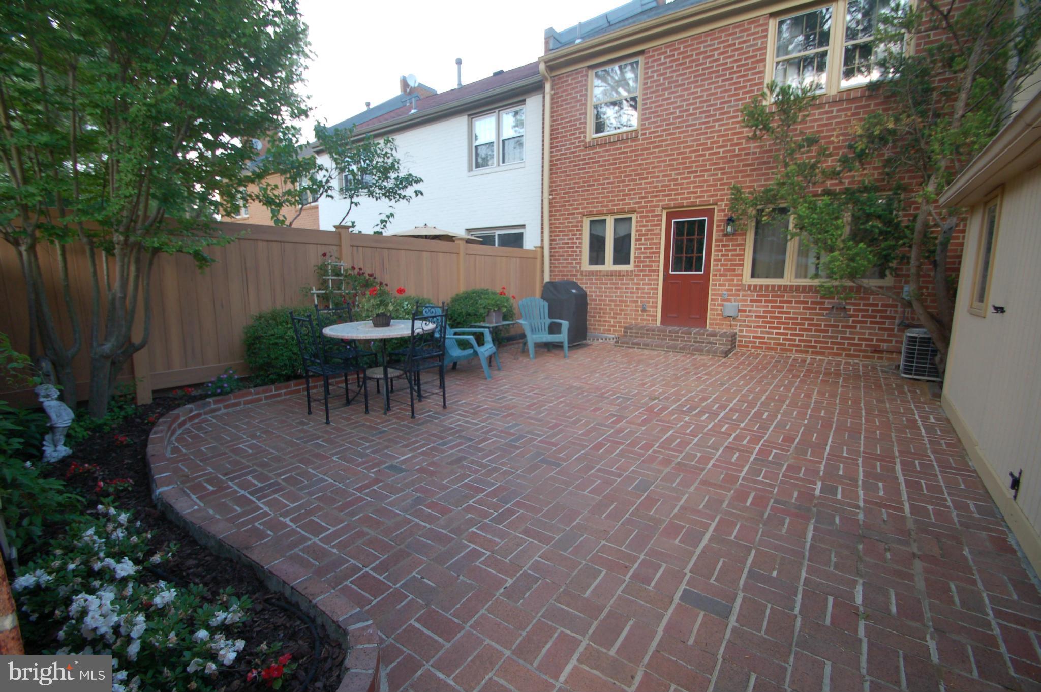 CHARLESTOWN - Residential