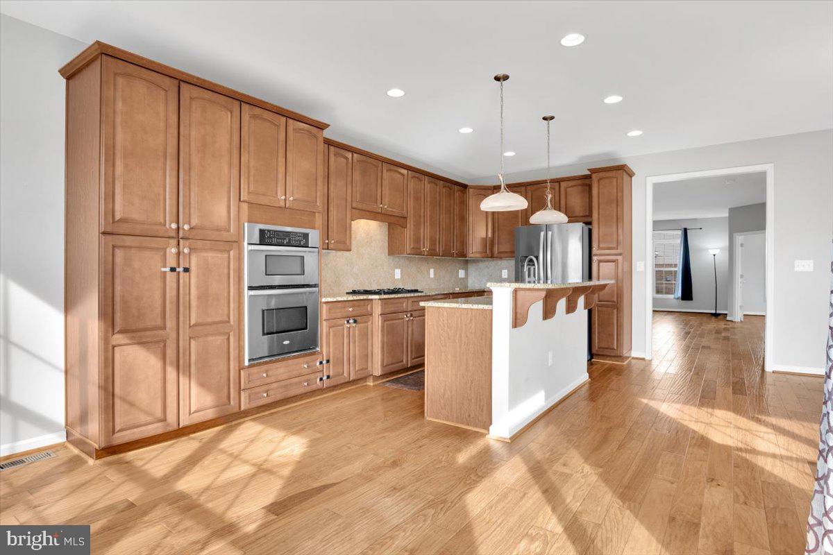 STRATSHIRE CROSSING - Residential Lease