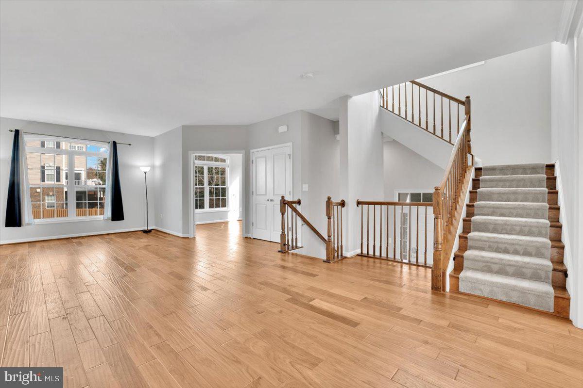 STRATSHIRE CROSSING - Residential Lease