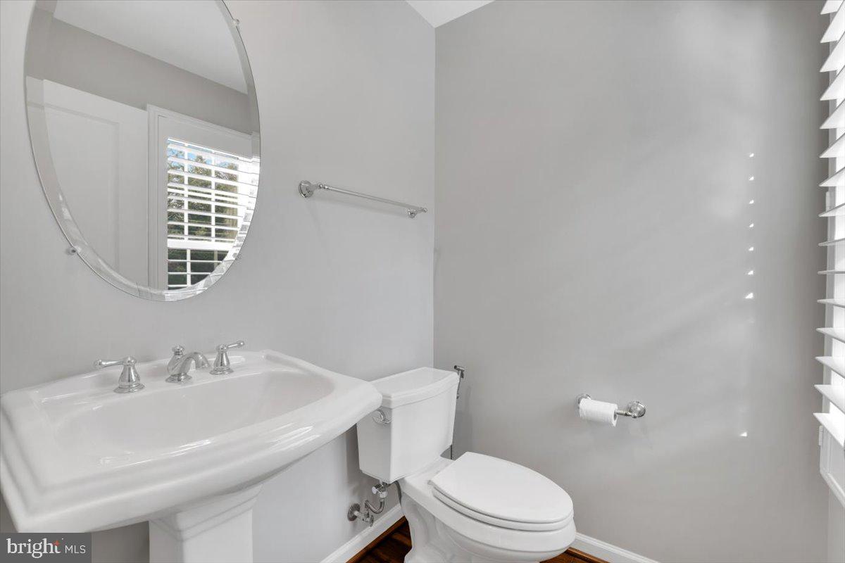 STRATSHIRE CROSSING - Residential Lease