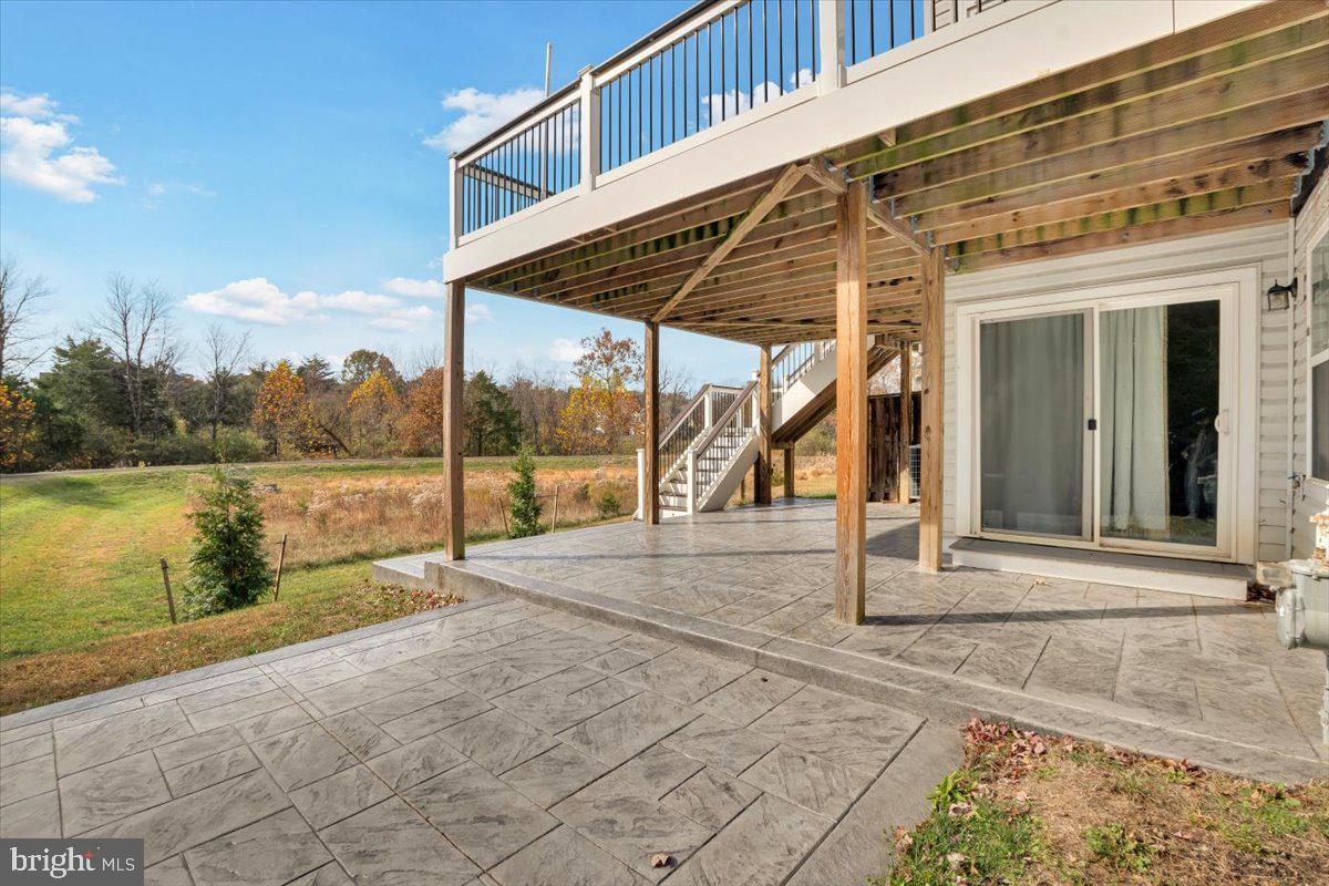 STRATSHIRE CROSSING - Residential Lease