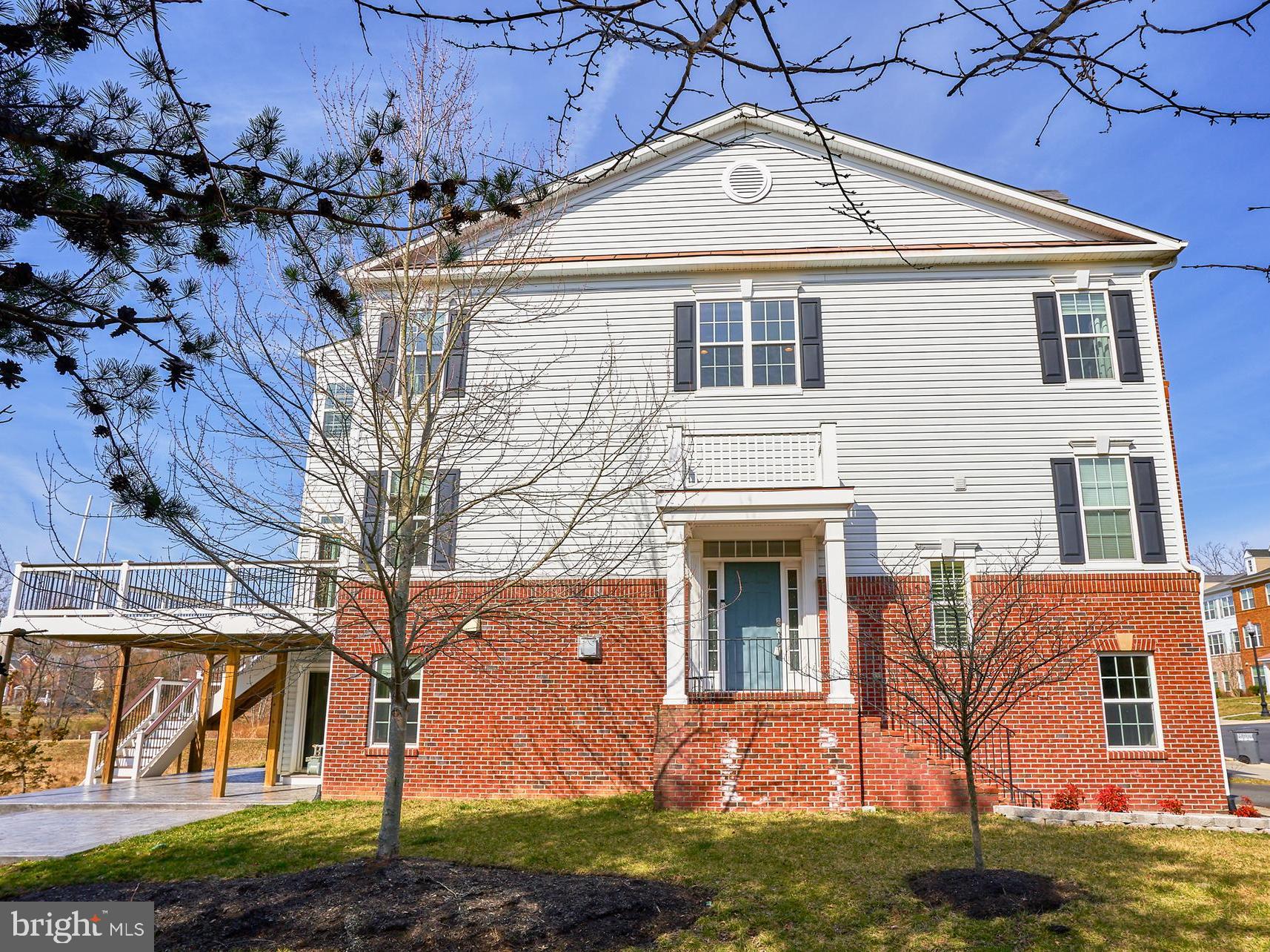 STRATSHIRE CROSSING - Residential Lease