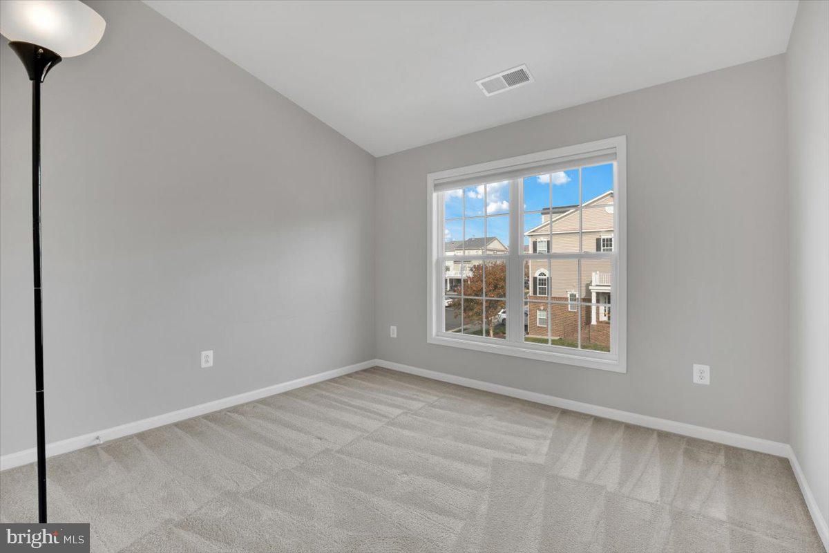 STRATSHIRE CROSSING - Residential Lease