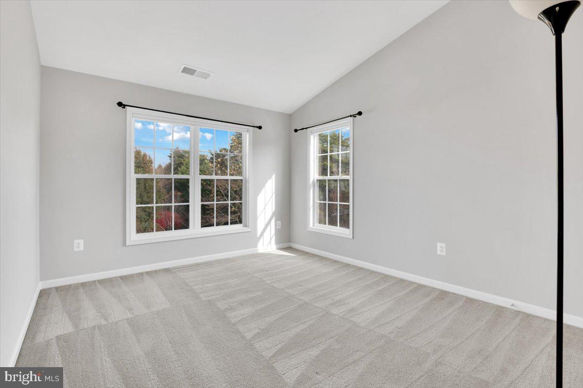 STRATSHIRE CROSSING - Residential Lease