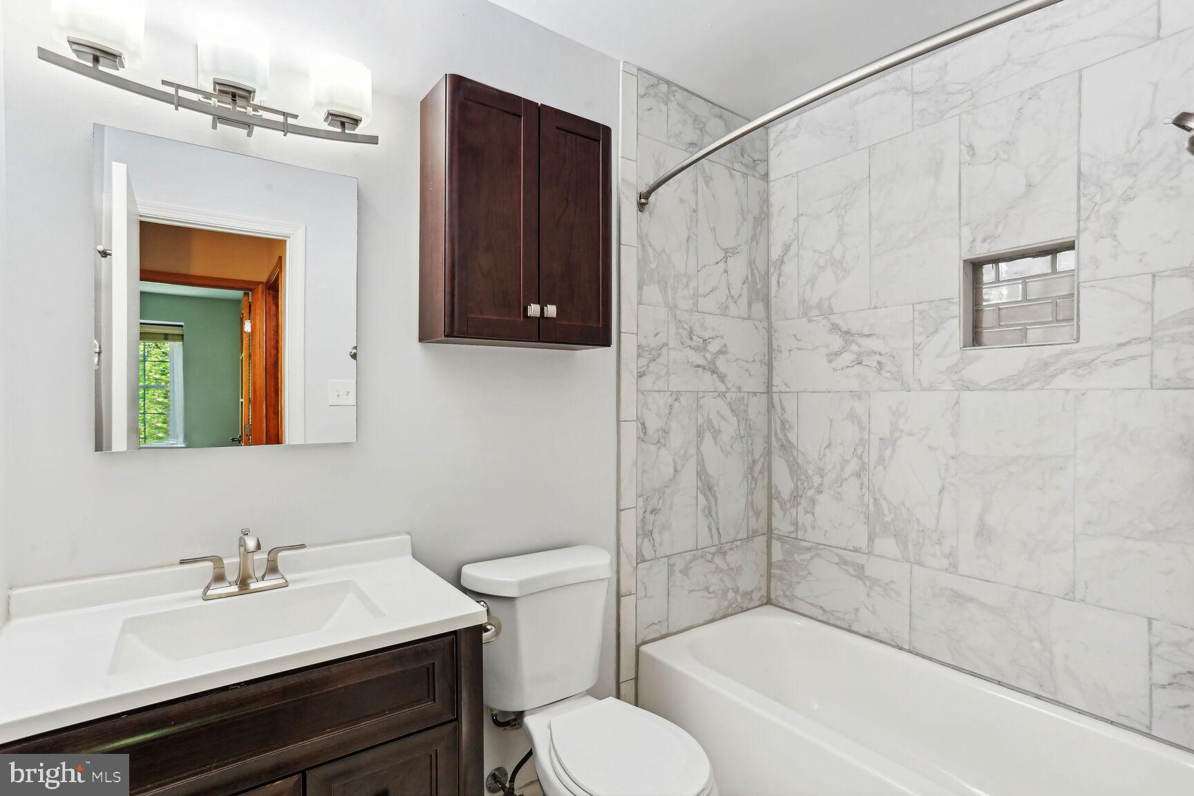 KEENE MILL WOODS - Residential