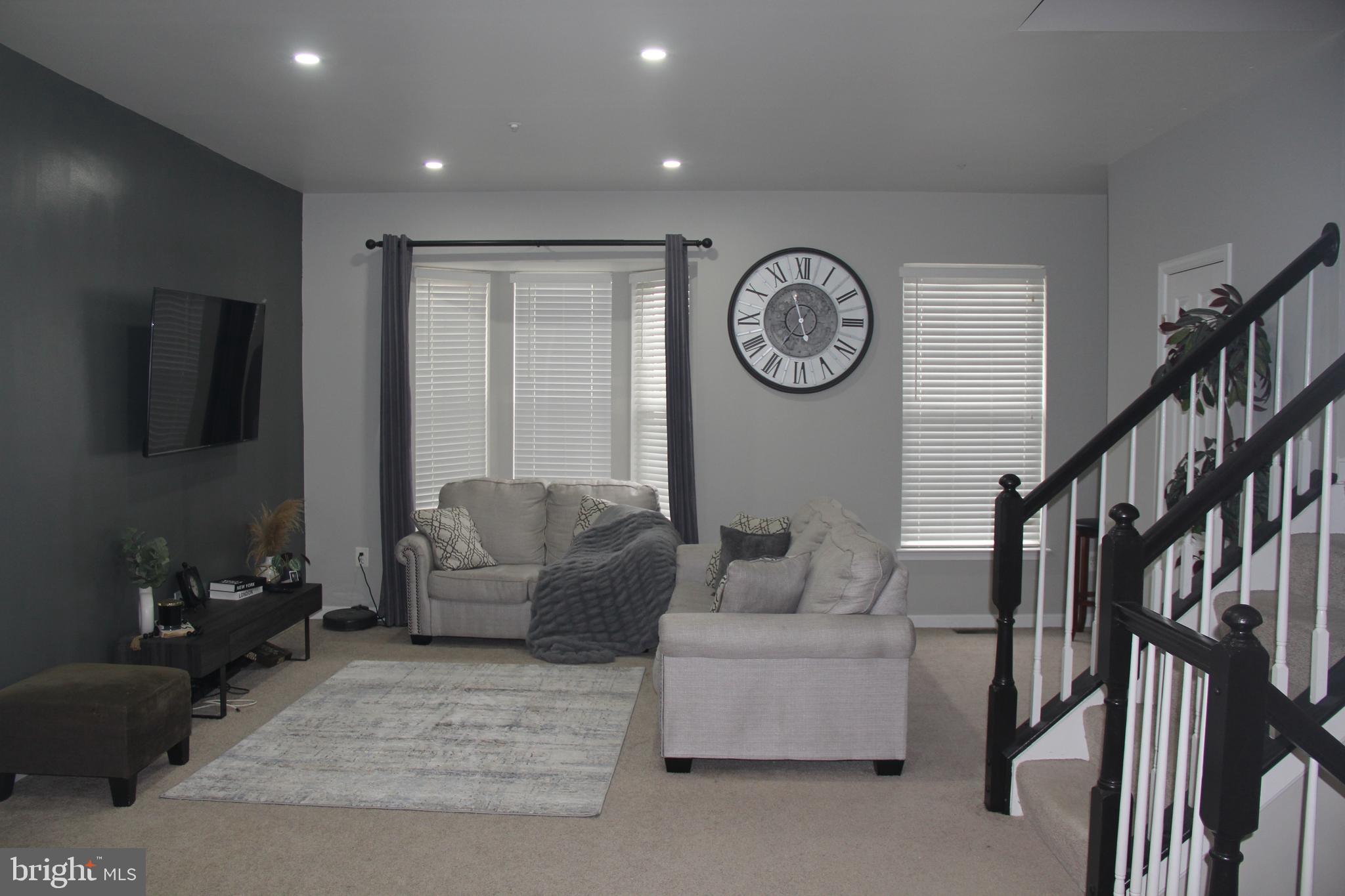 CARRIAGE PINES/LAKE VILL - Residential