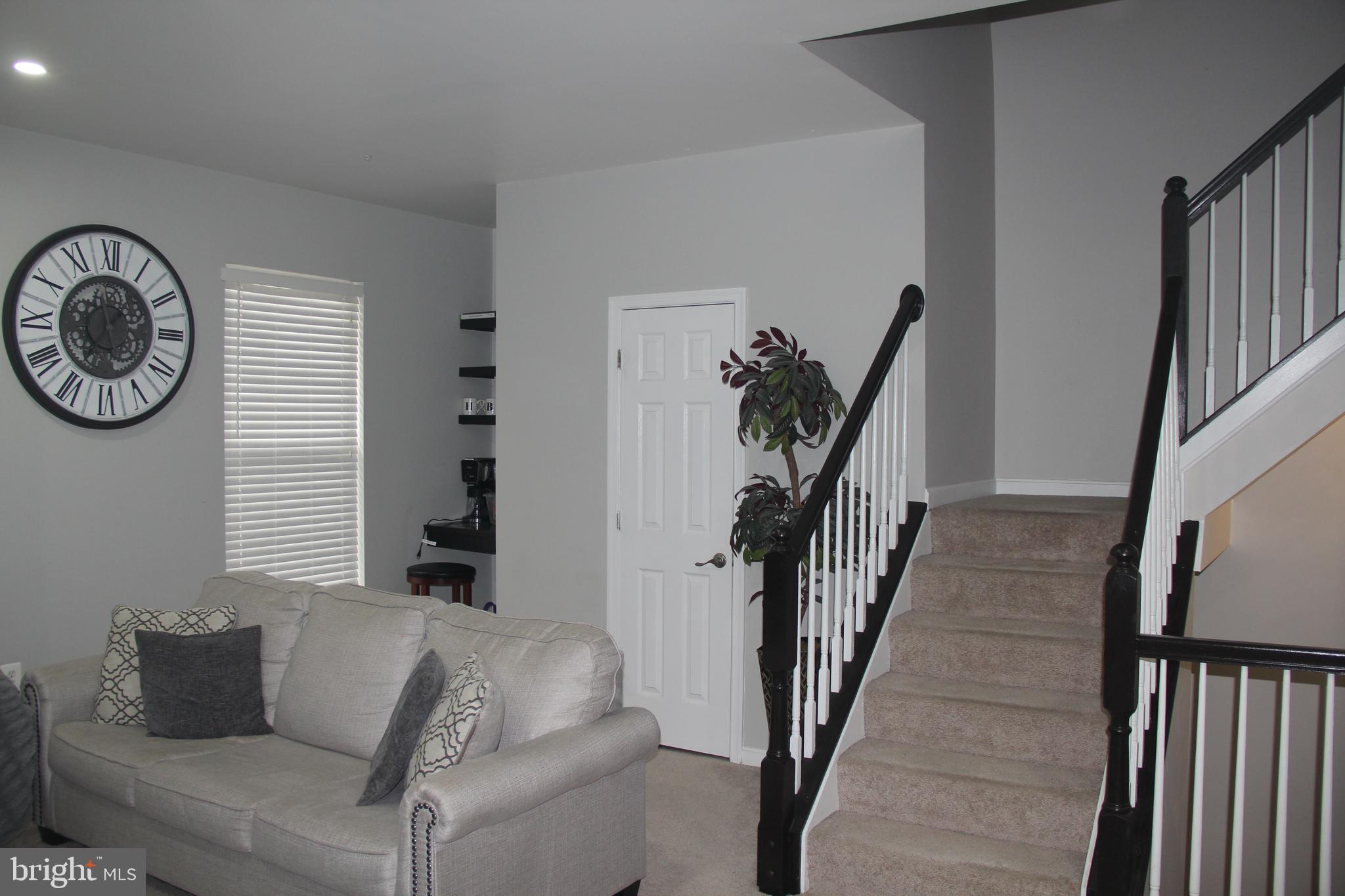 CARRIAGE PINES/LAKE VILL - Residential