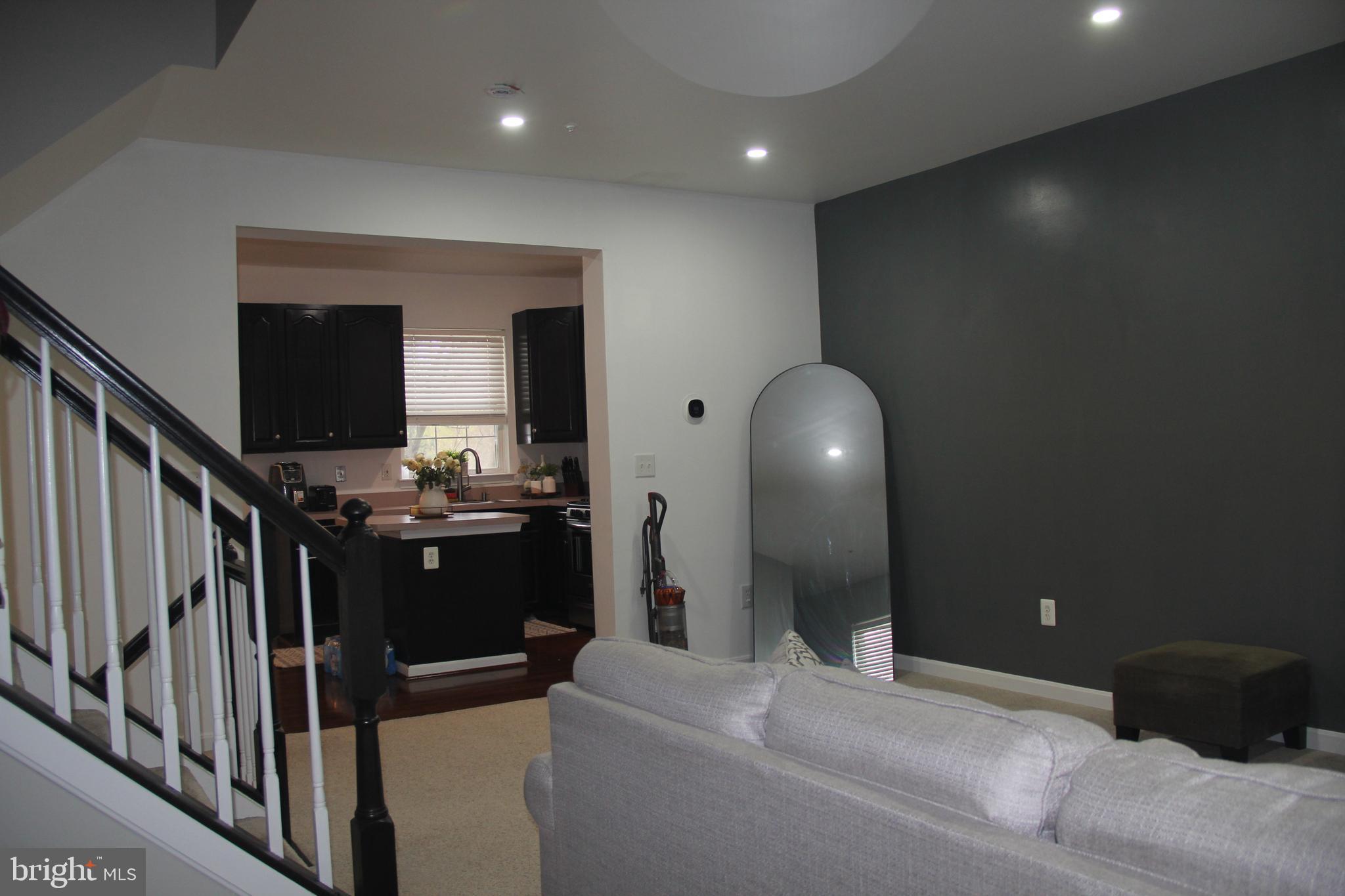 CARRIAGE PINES/LAKE VILL - Residential