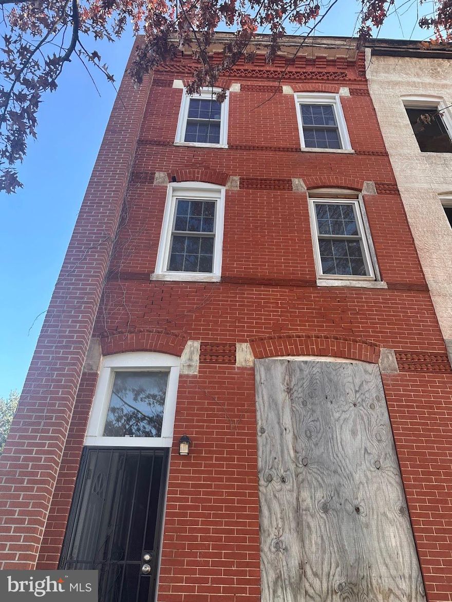 4 Unit opportunity in Harlem Park.  This building vacant, turn key with recent renovations and ready for immediate occupancy.