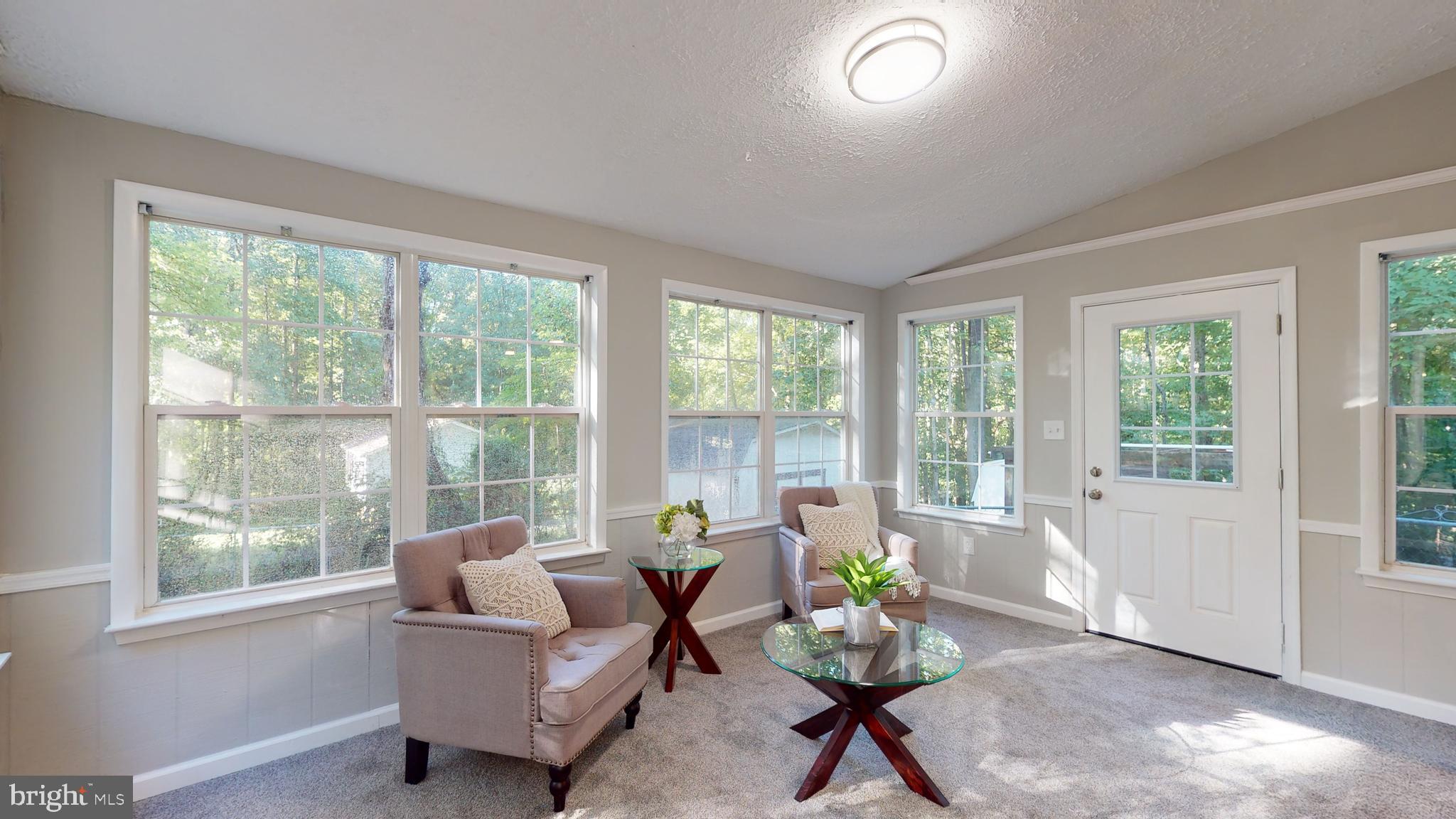 COUNTRY LAKES - Residential