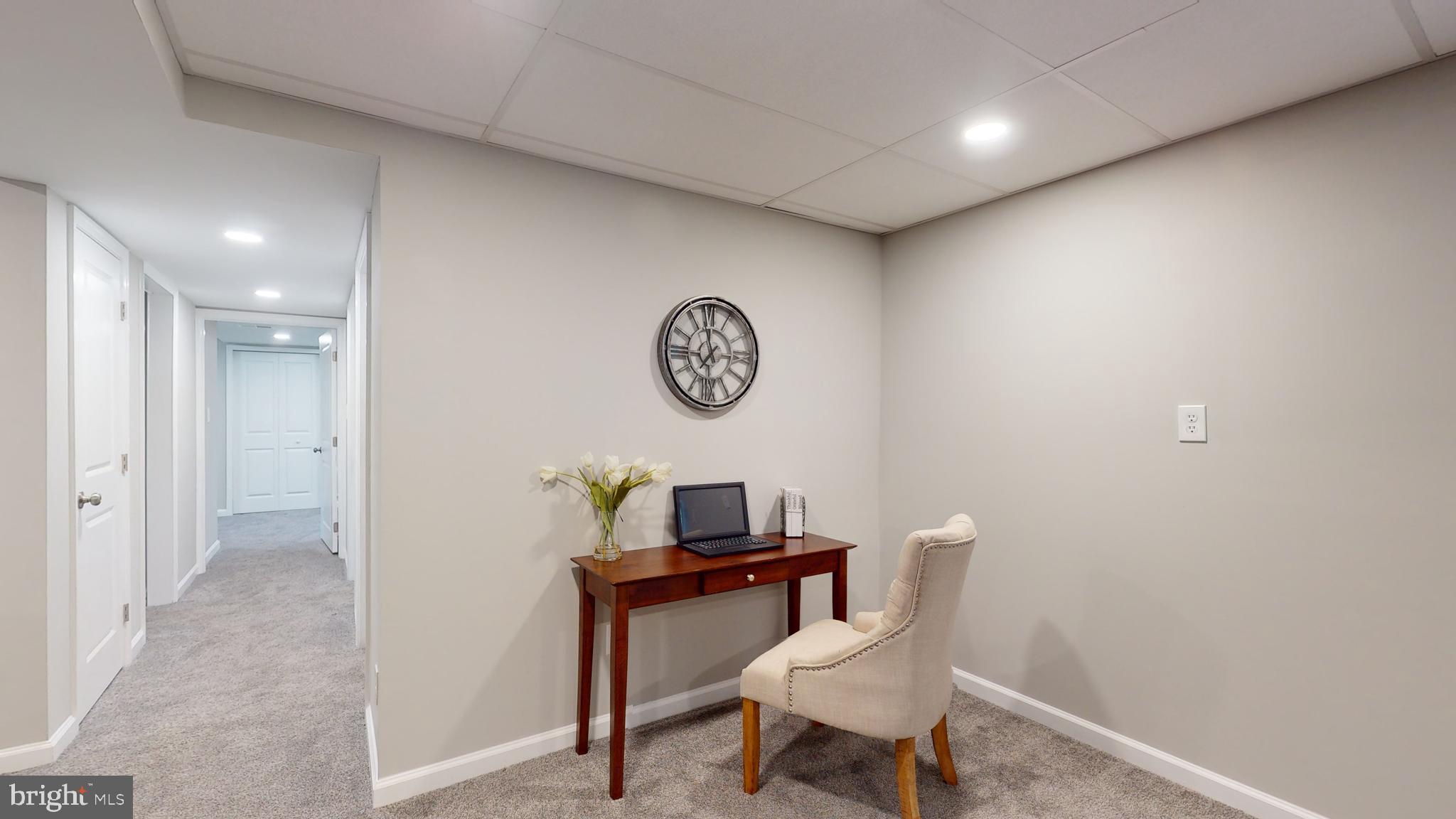 COUNTRY LAKES - Residential