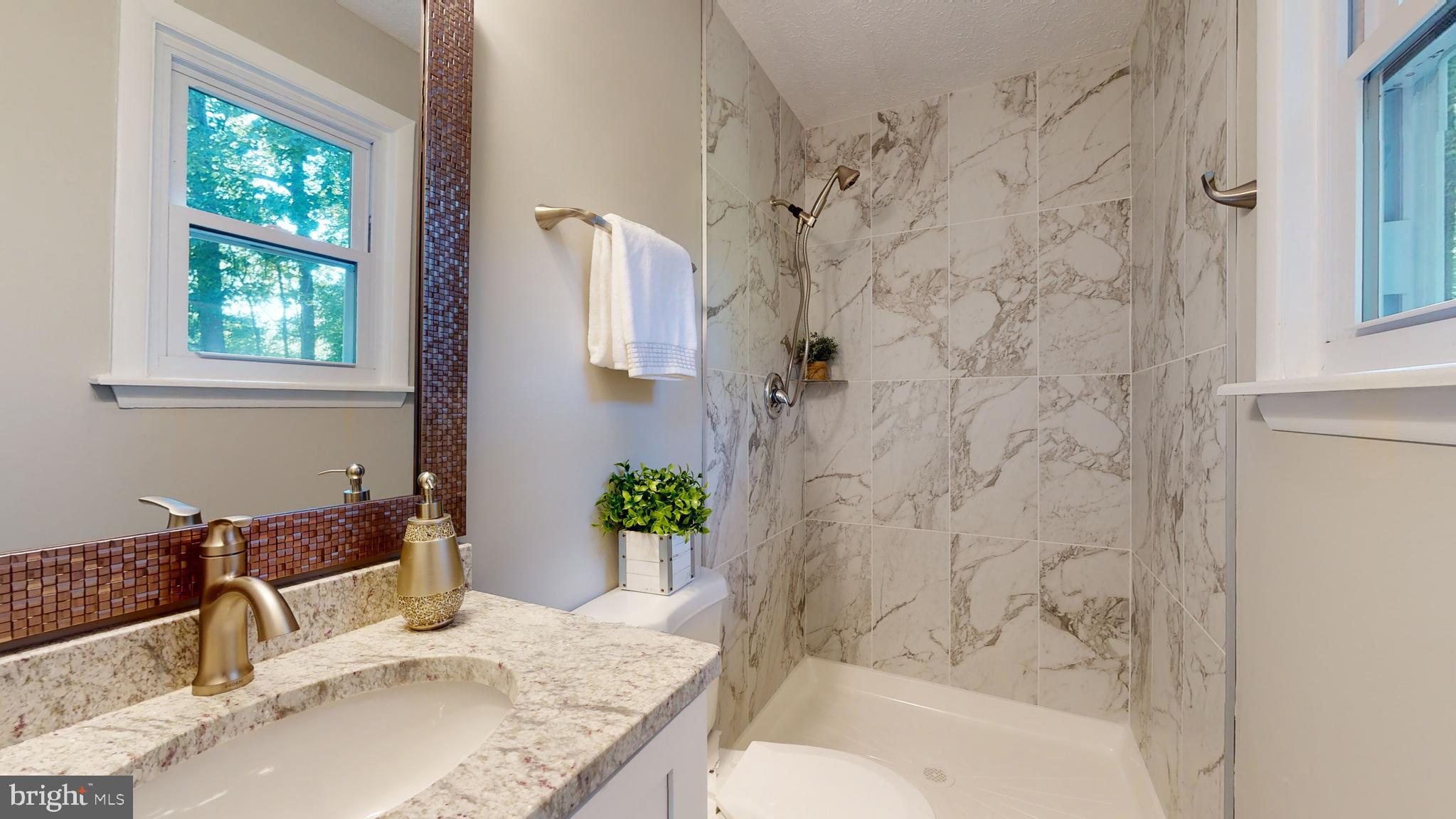 COUNTRY LAKES - Residential