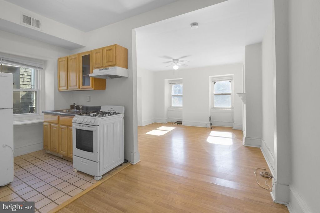 Photo of 131 W Susquehanna Avenue #3, PHILADELPHIA, PA 19122 (MLS # PAPH2580442)