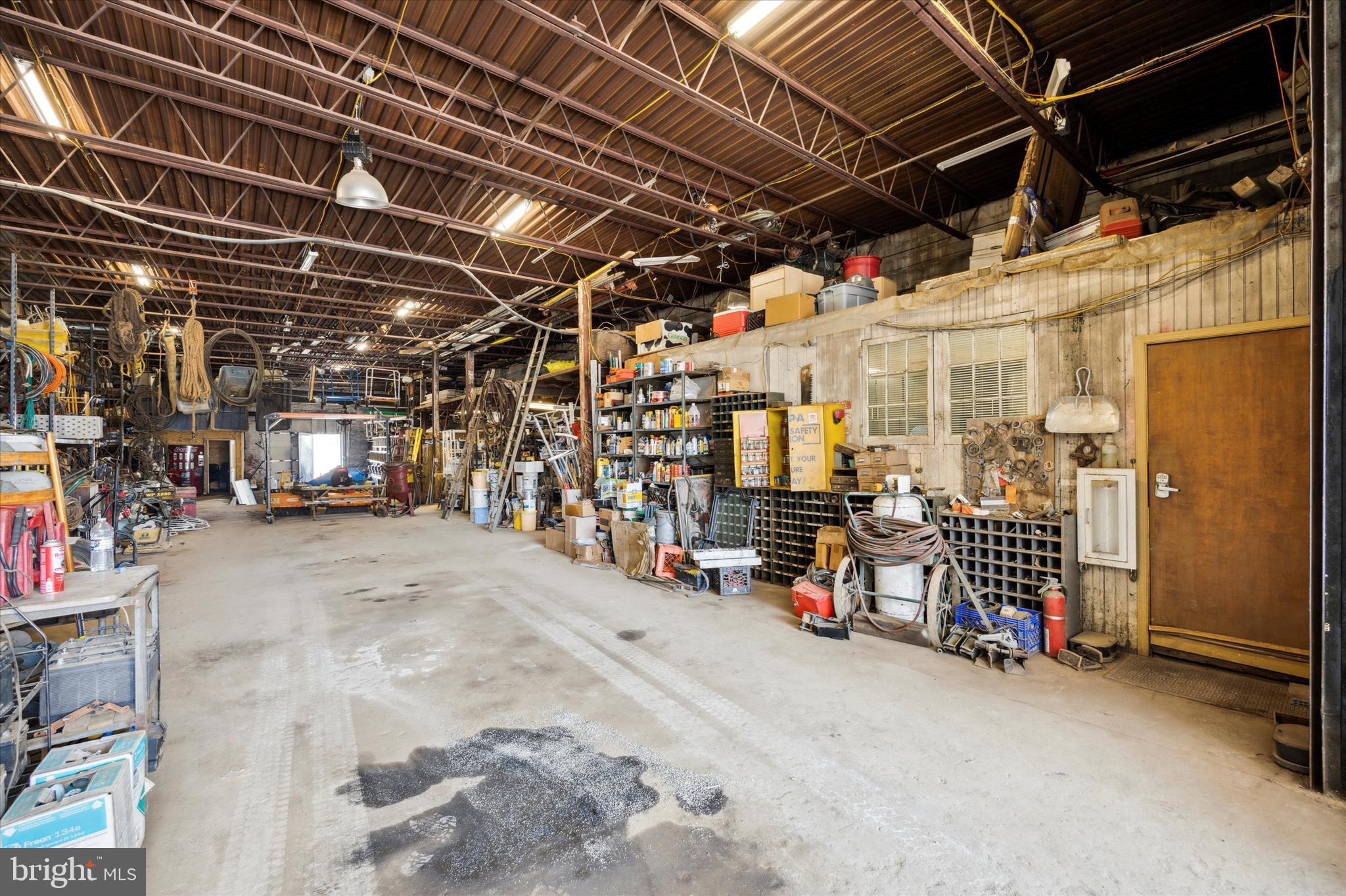 ELMWOOD PARK - Commercial Sale