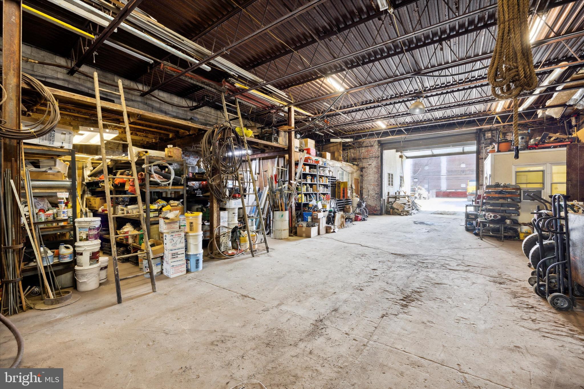 ELMWOOD PARK - Commercial Sale