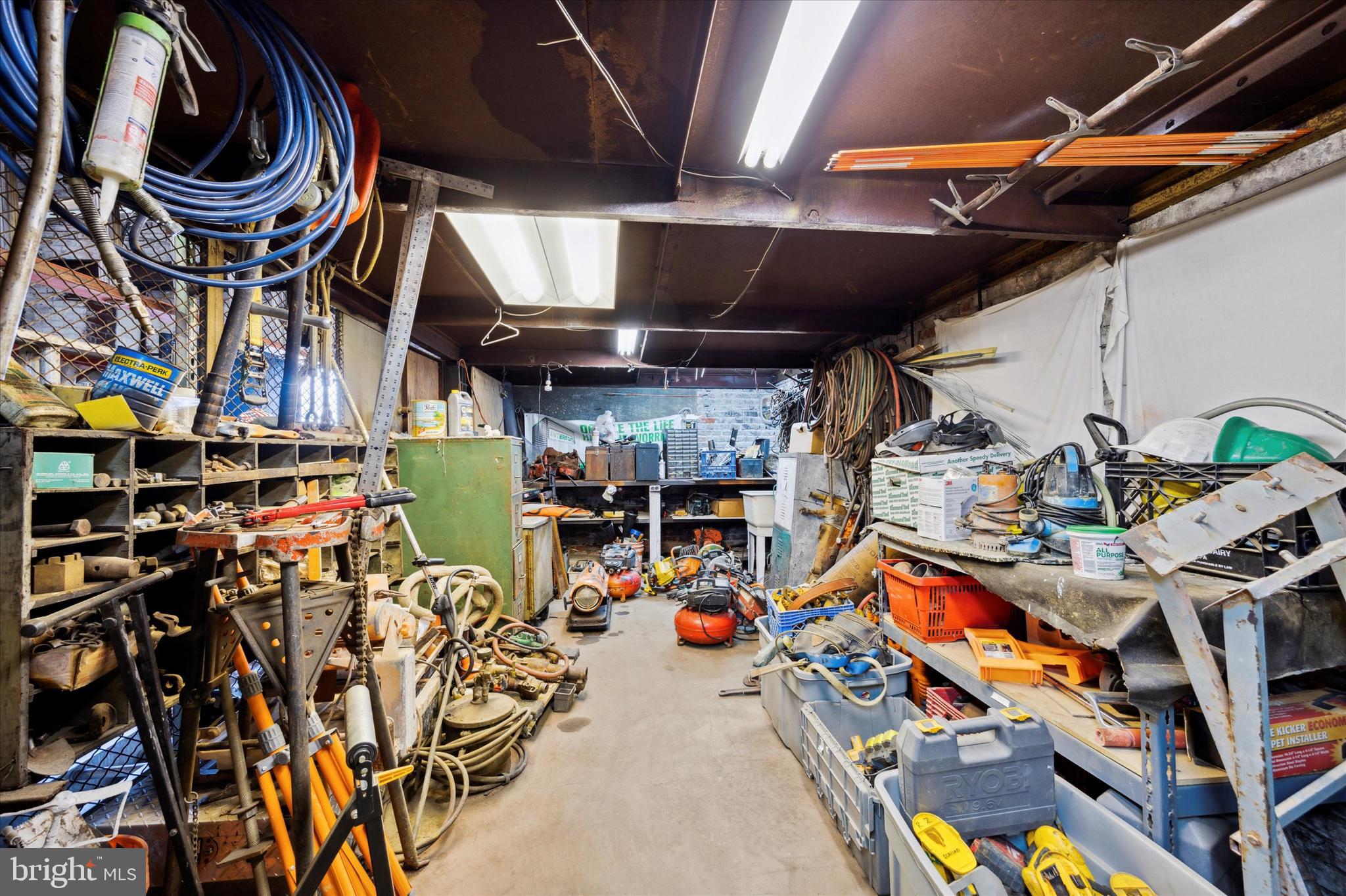 ELMWOOD PARK - Commercial Sale