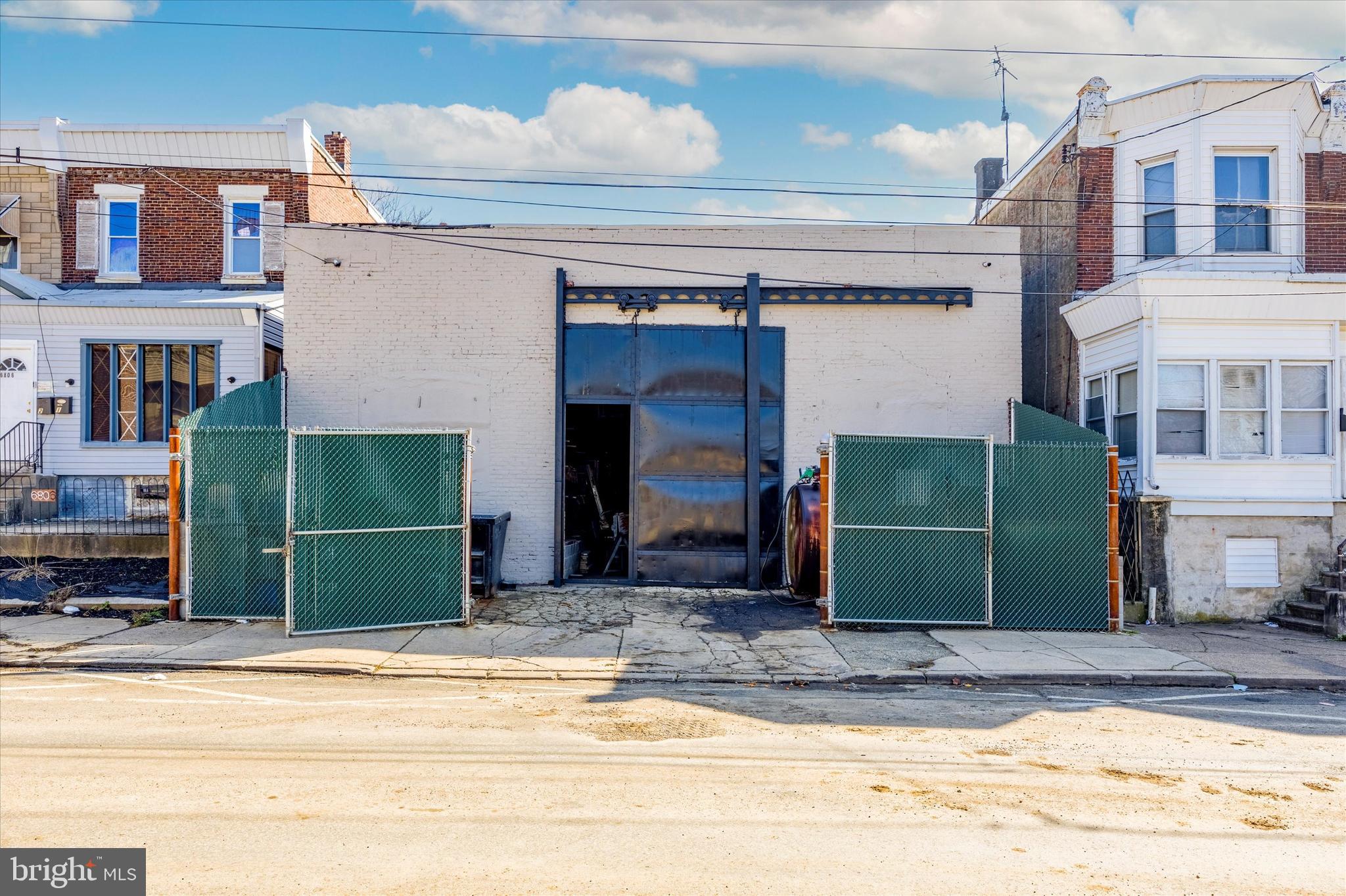 ELMWOOD PARK - Commercial Sale