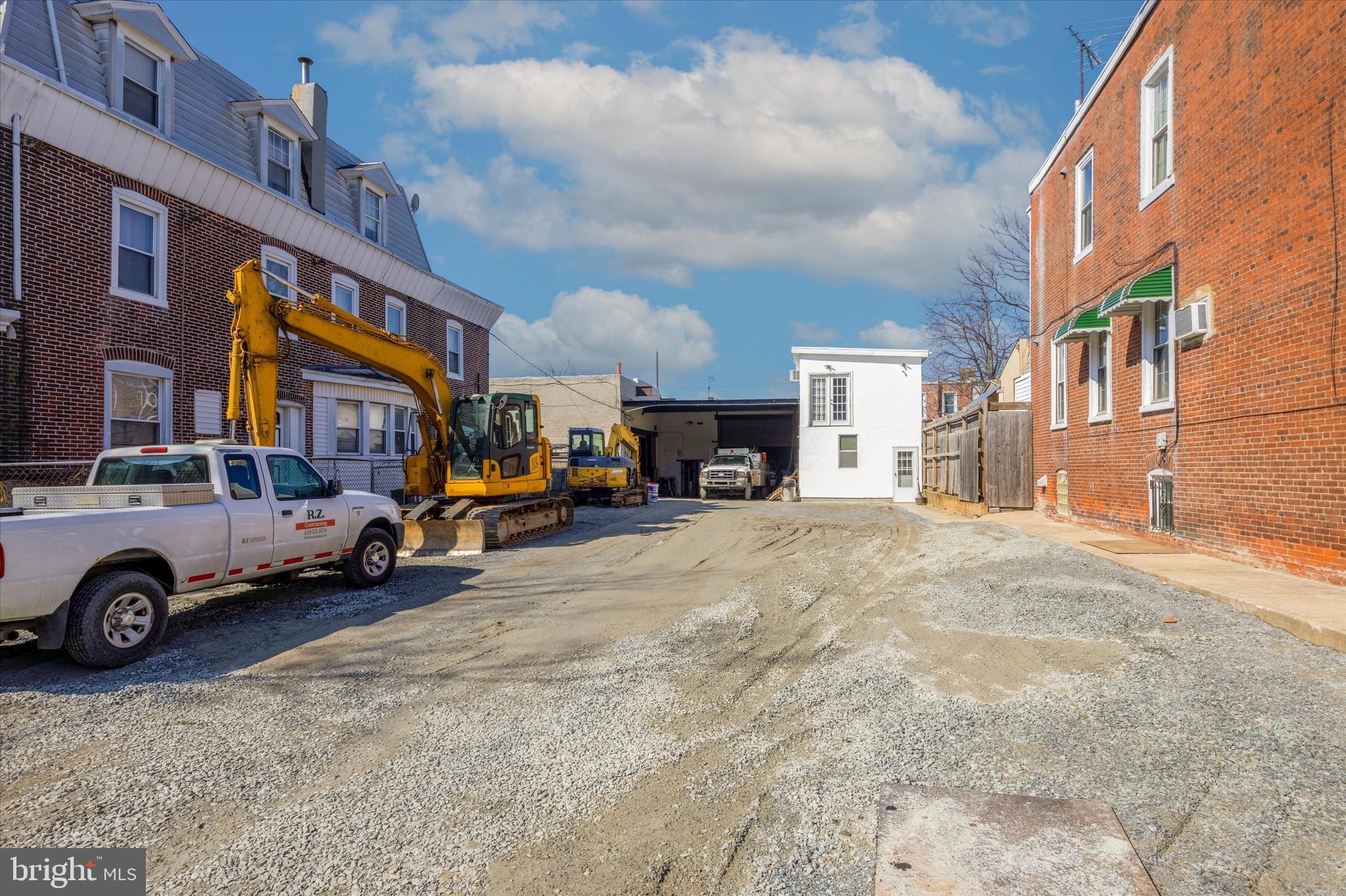 ELMWOOD PARK - Commercial Sale