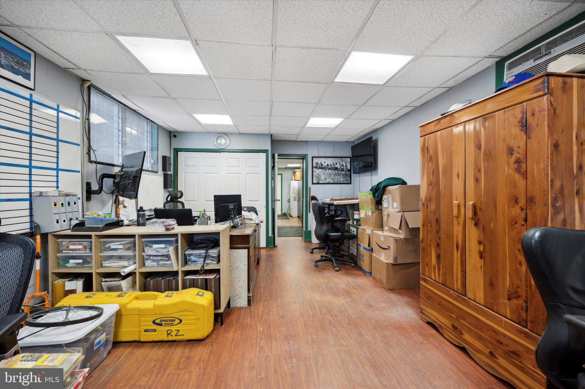 ELMWOOD PARK - Commercial Sale