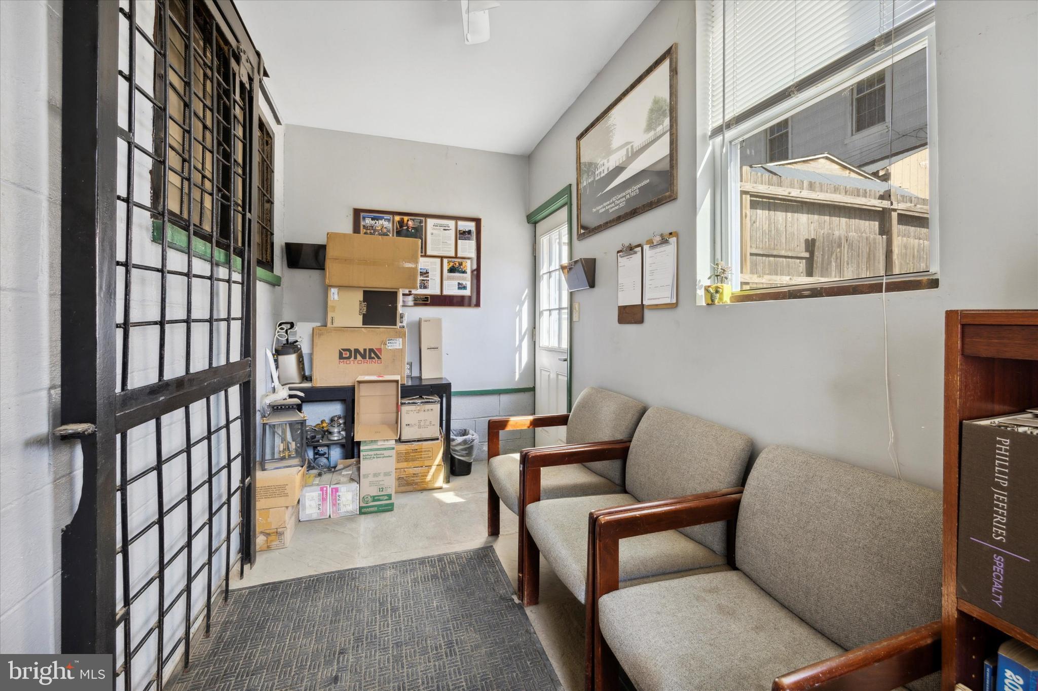 ELMWOOD PARK - Commercial Sale