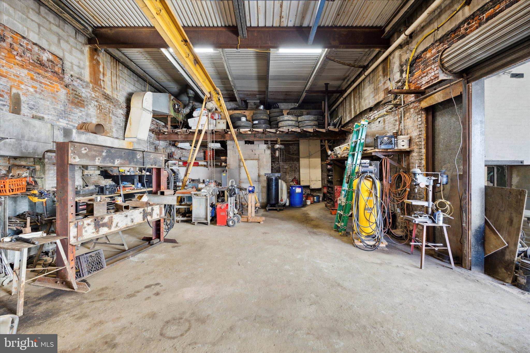 ELMWOOD PARK - Commercial Sale