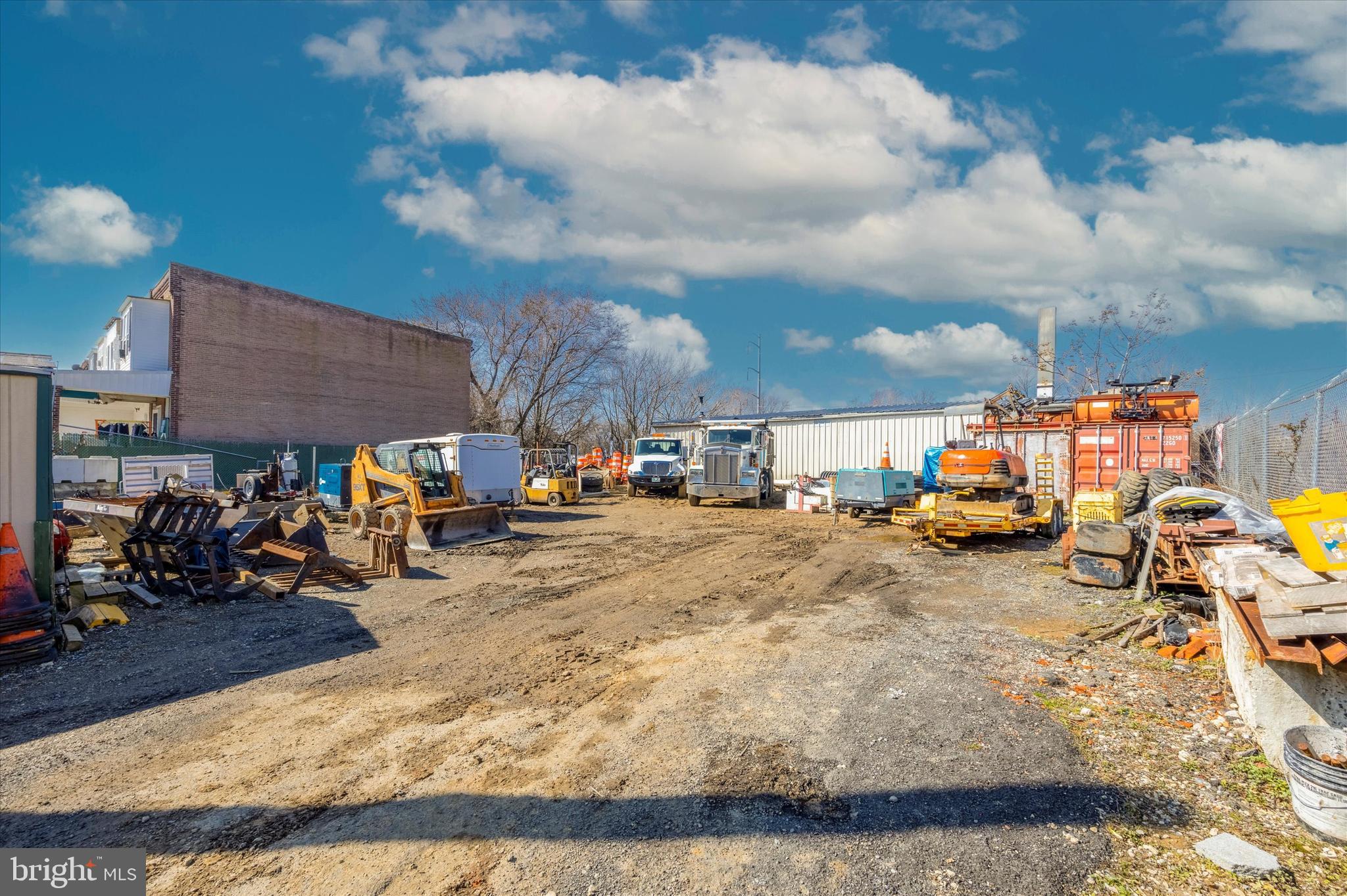 ELMWOOD PARK - Commercial Sale