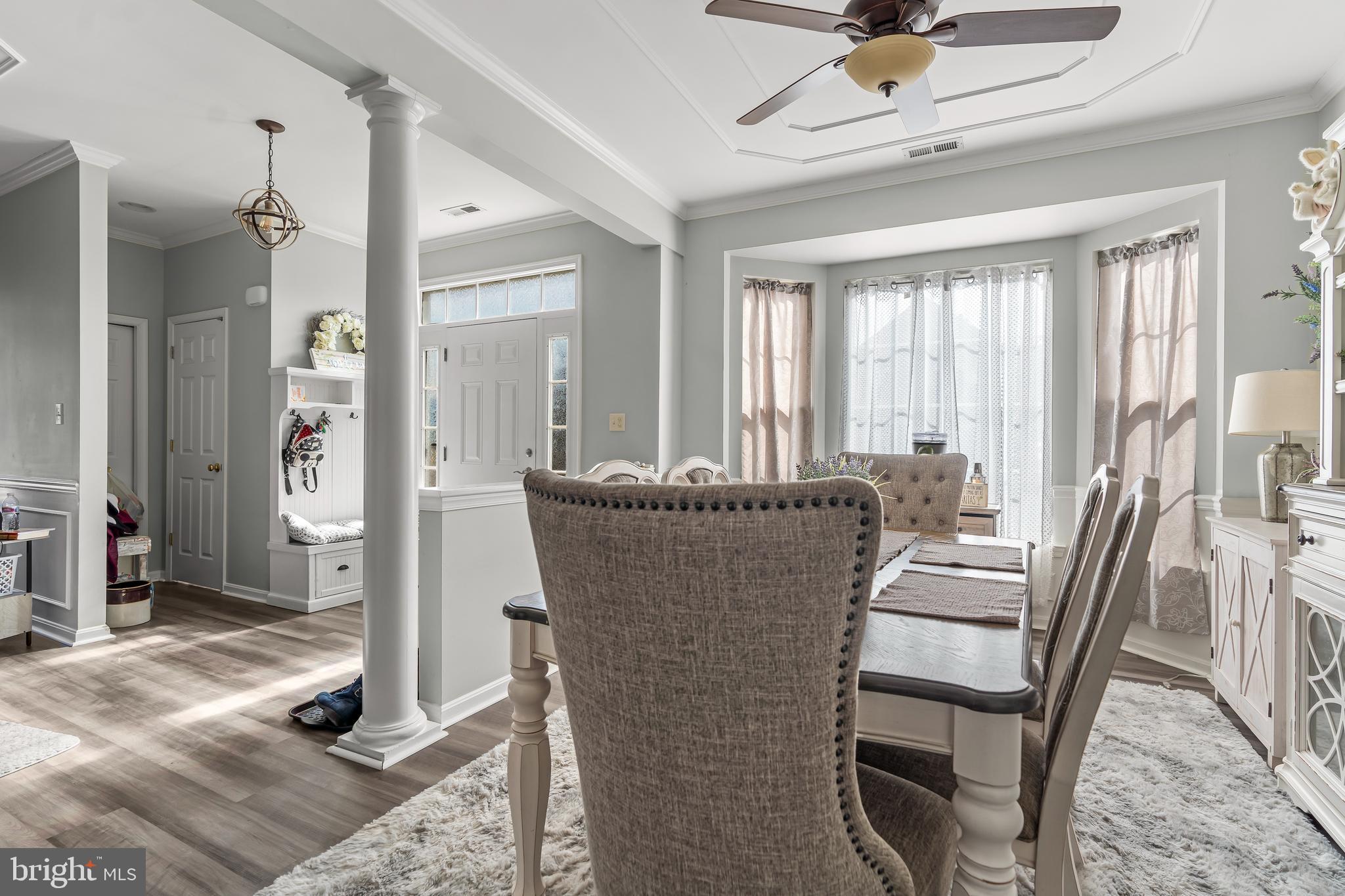 ROLLING HILLS - Residential