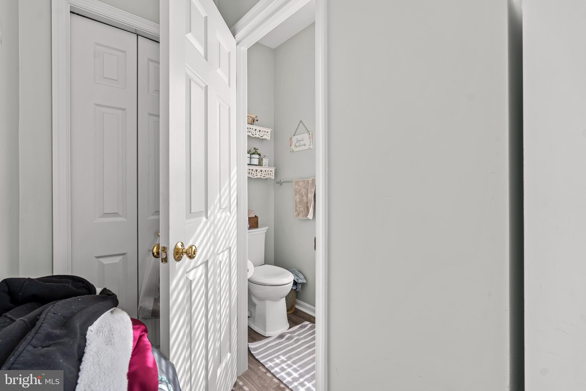 ROLLING HILLS - Residential