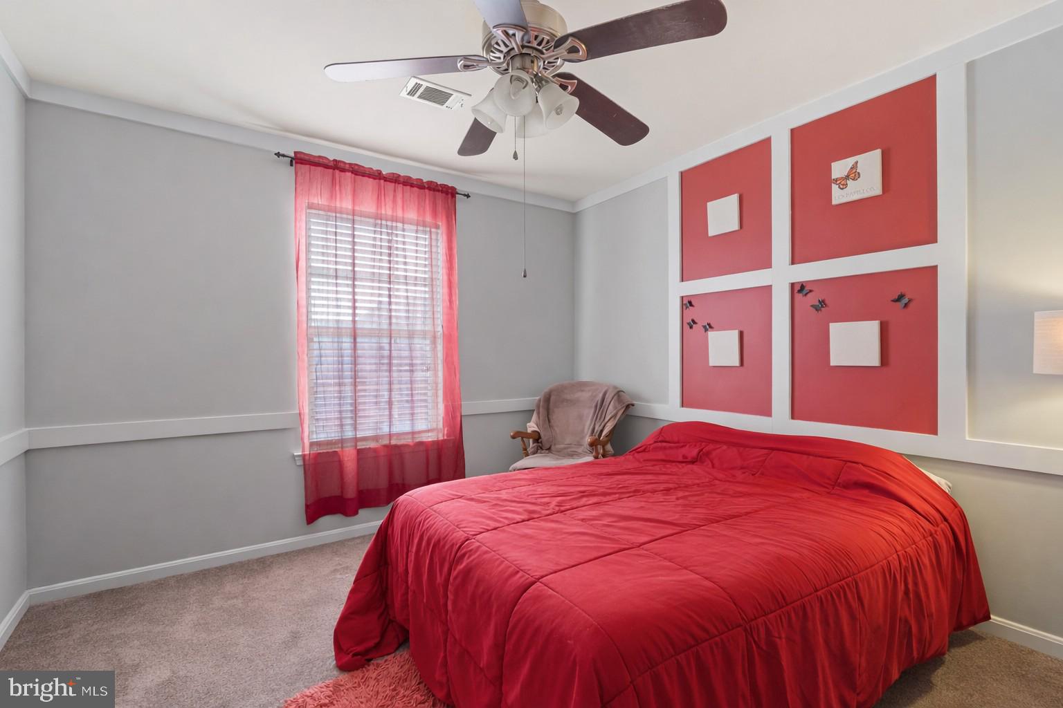 ROLLING HILLS - Residential