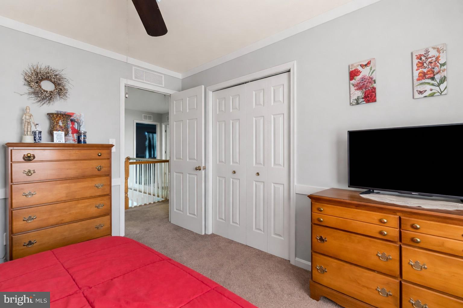 ROLLING HILLS - Residential