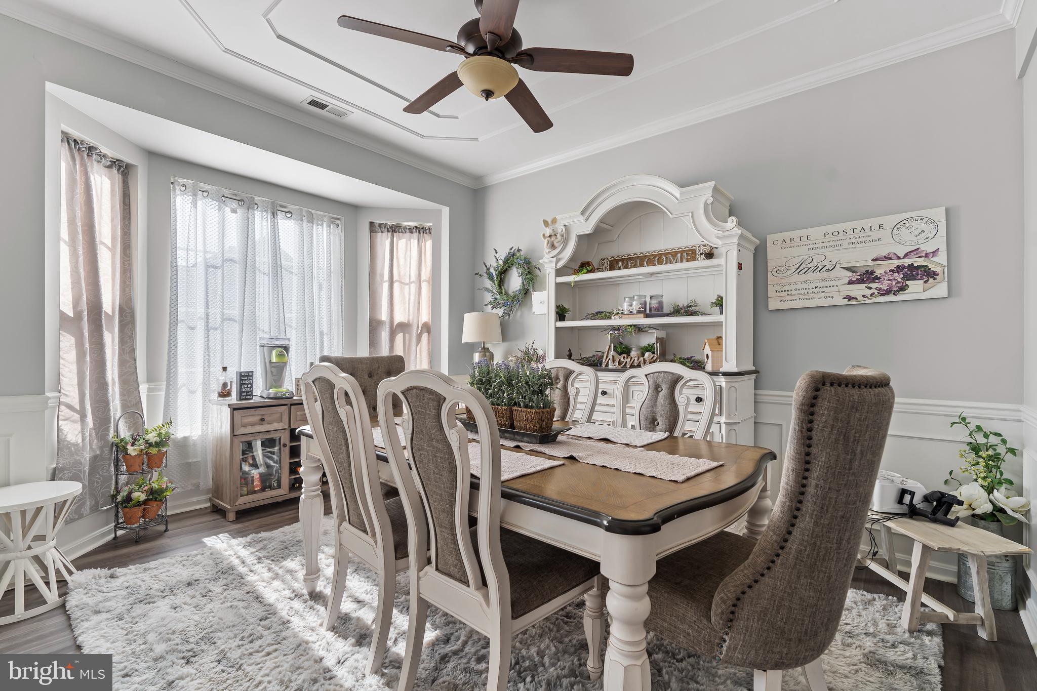 ROLLING HILLS - Residential