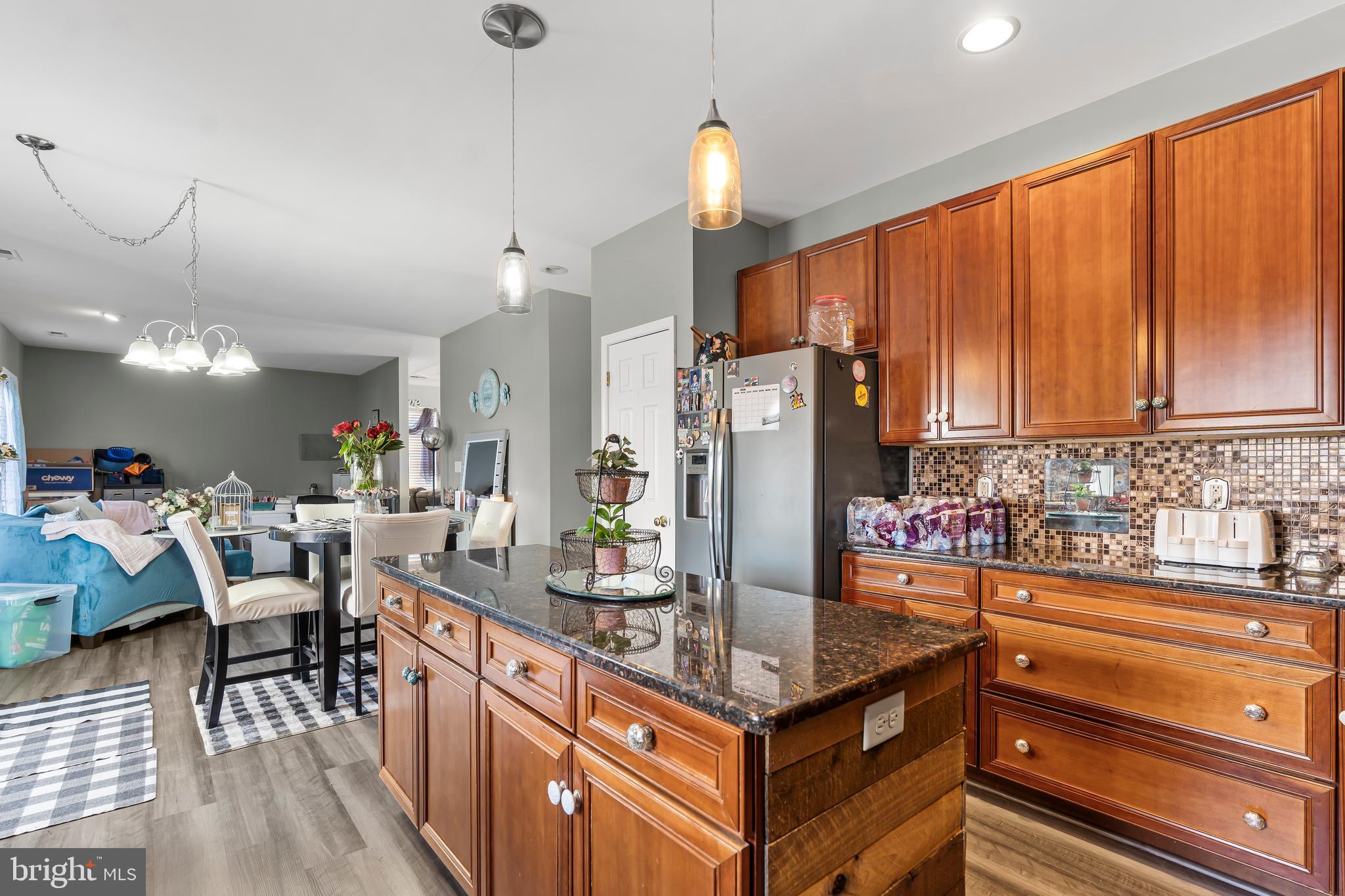 ROLLING HILLS - Residential