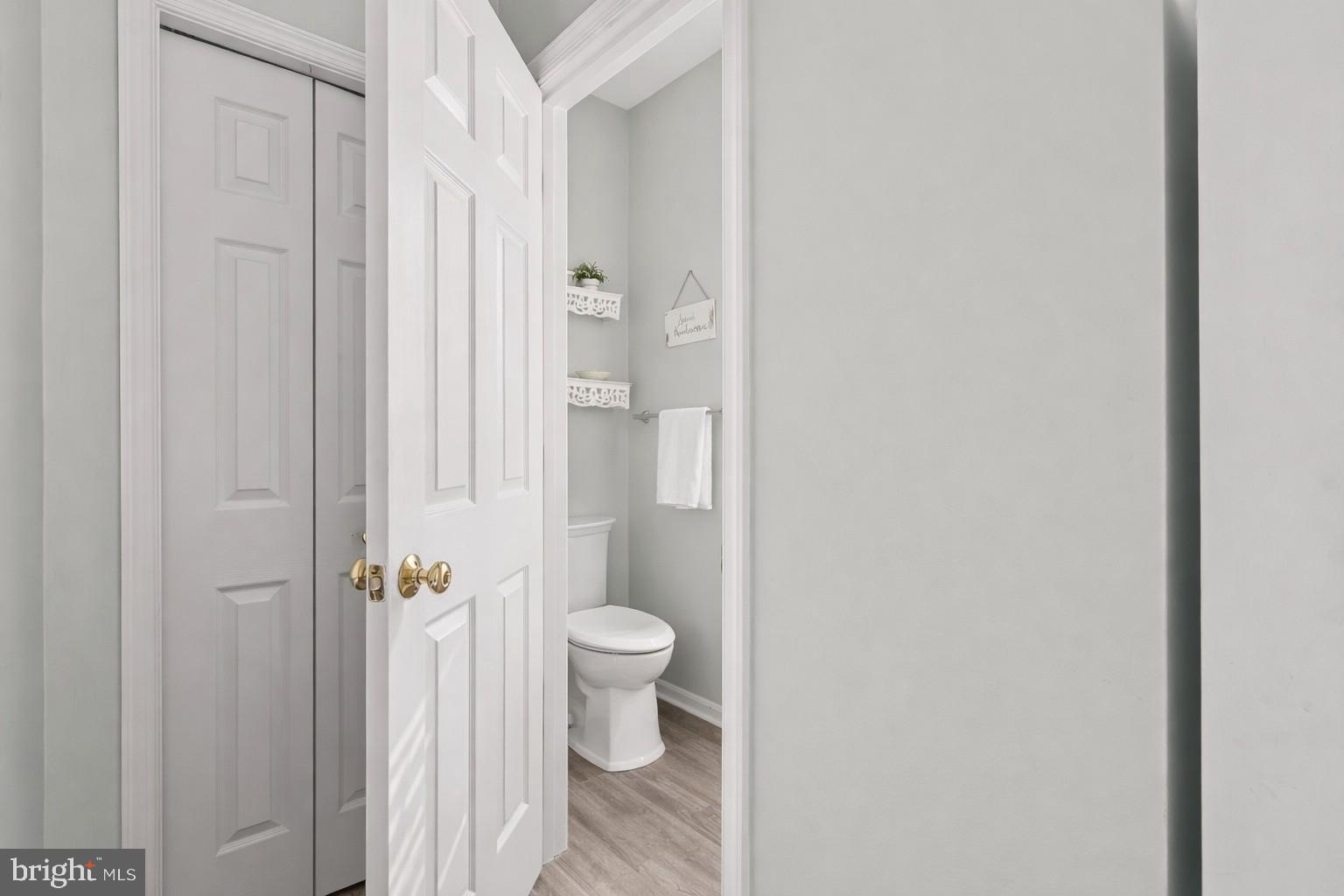 ROLLING HILLS - Residential