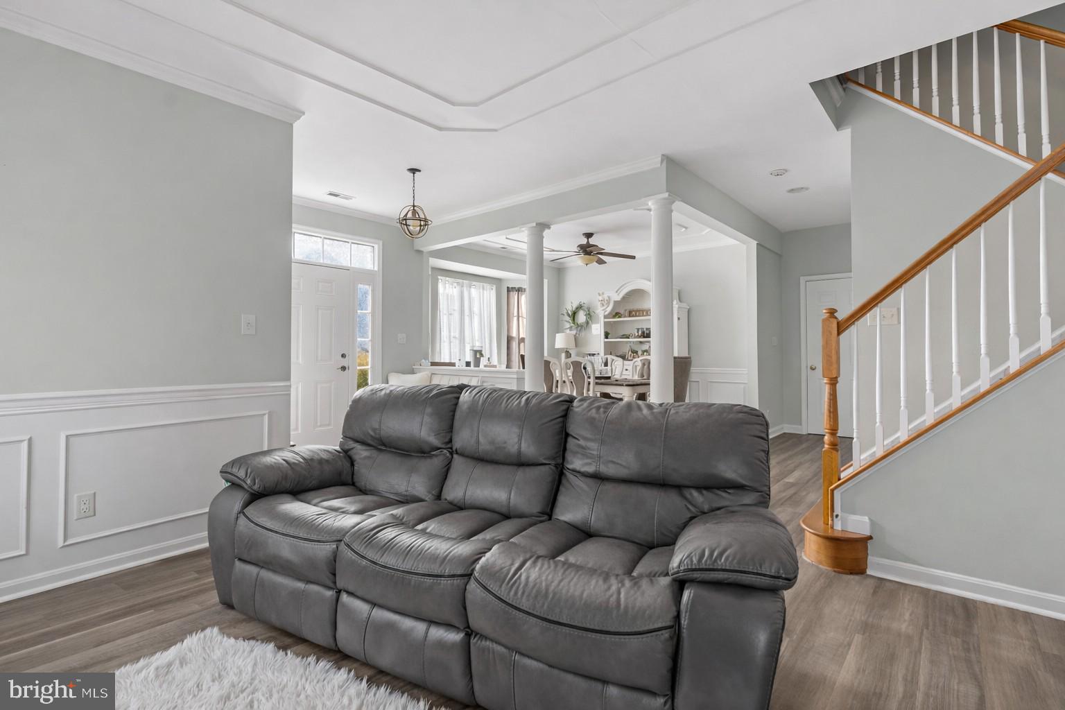 ROLLING HILLS - Residential