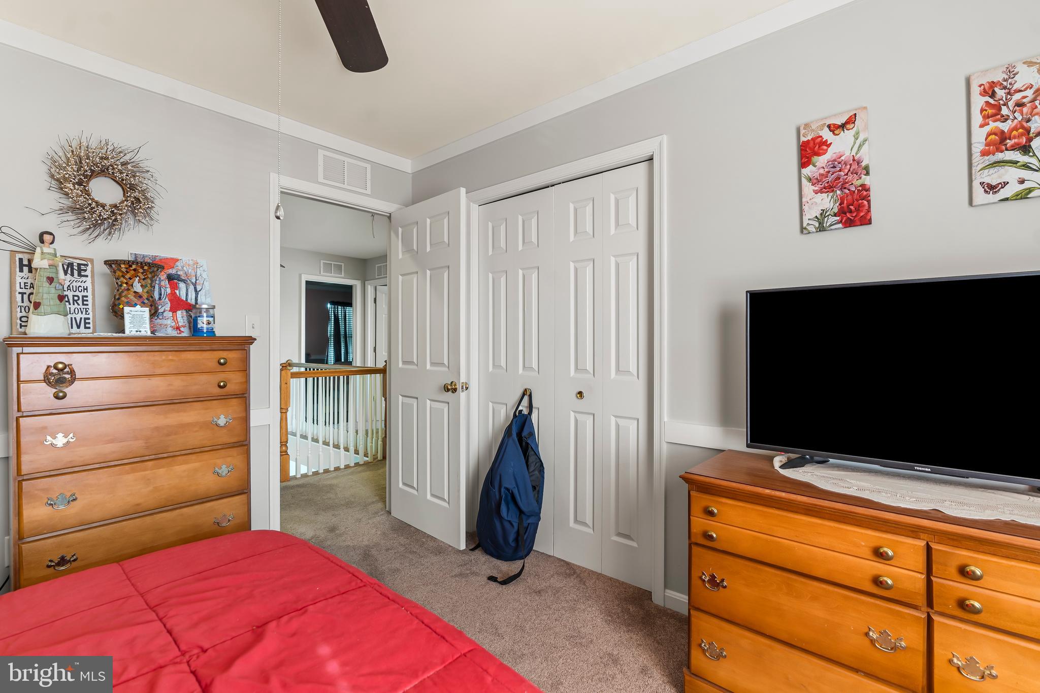 ROLLING HILLS - Residential