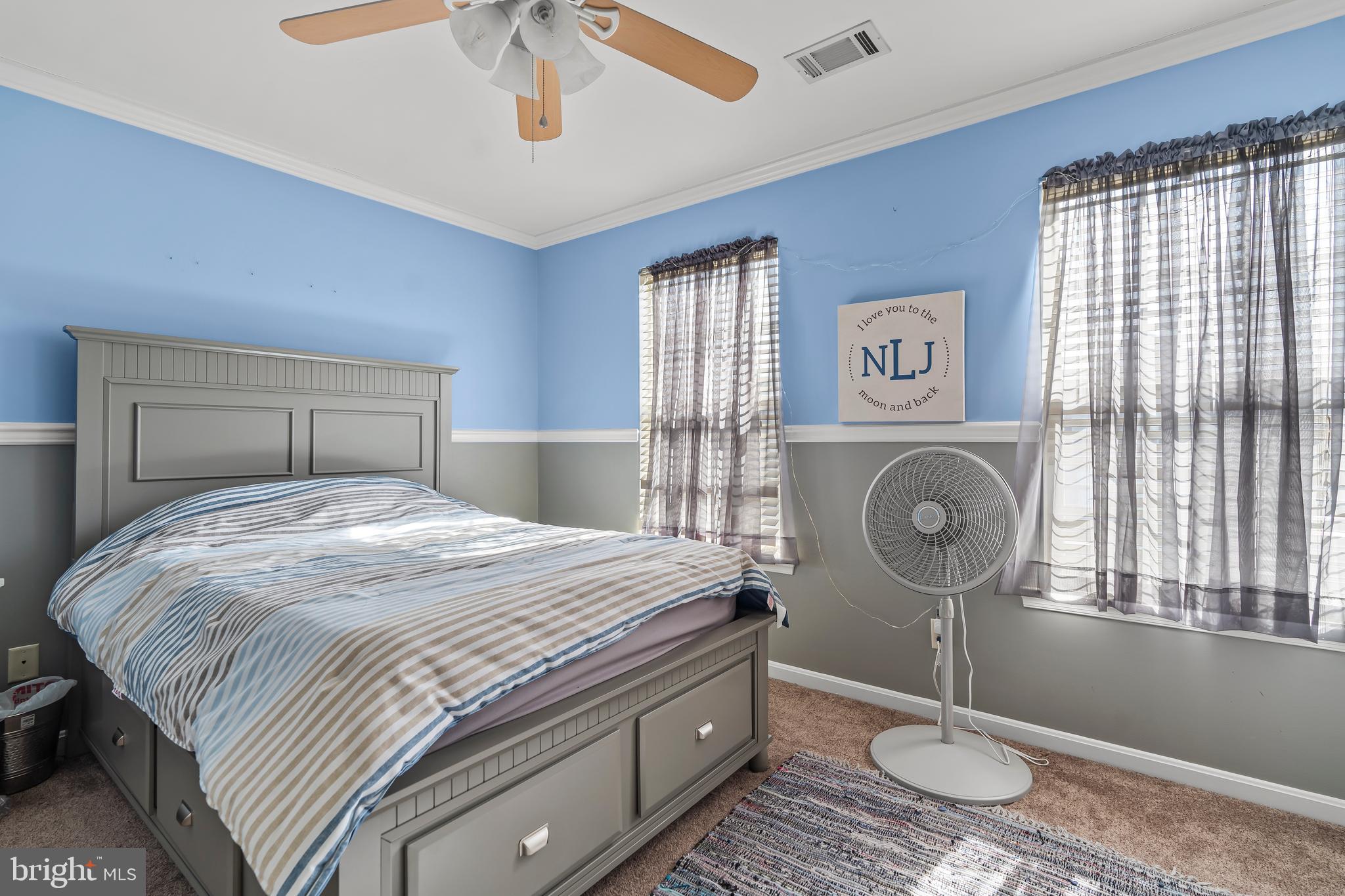 ROLLING HILLS - Residential