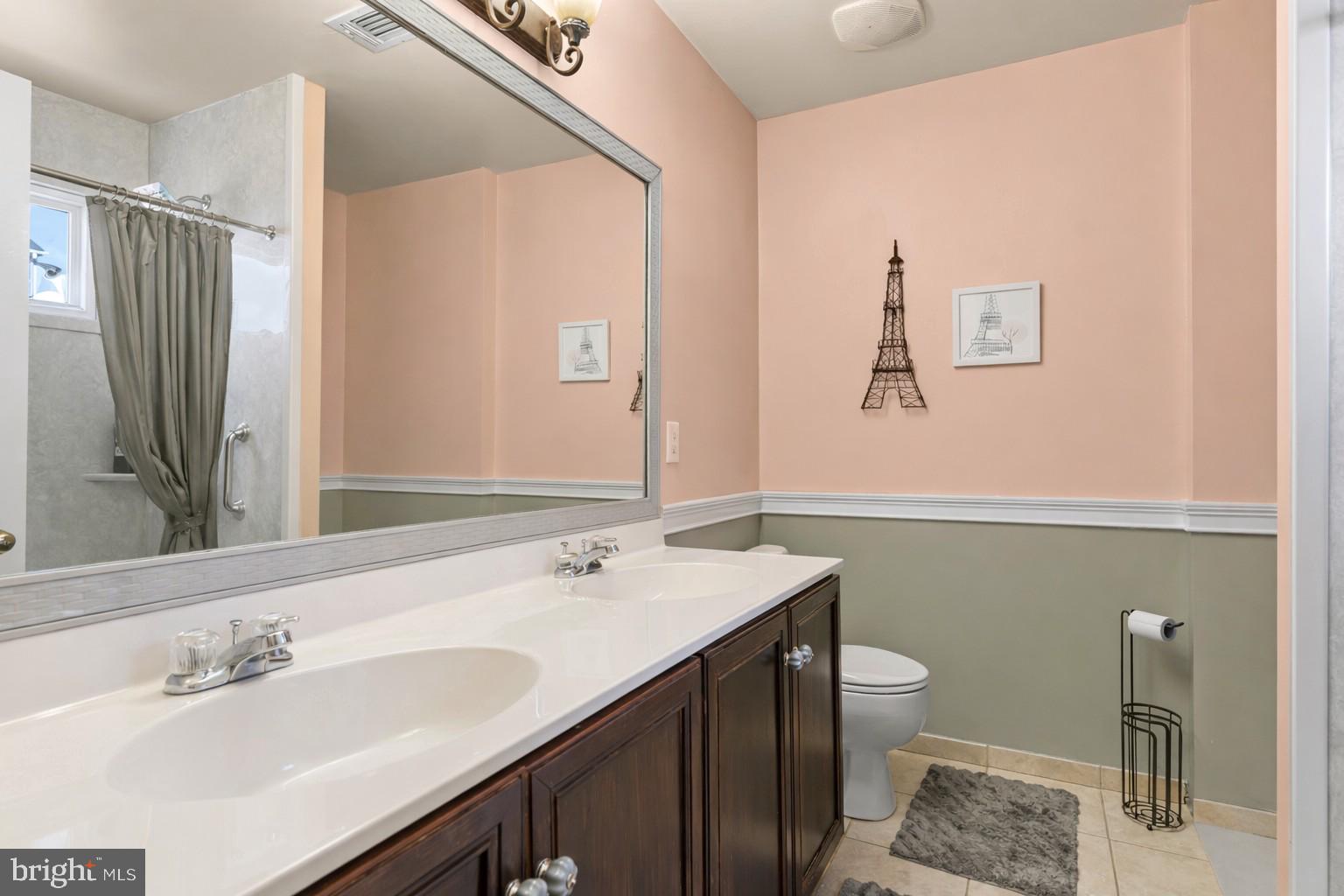 ROLLING HILLS - Residential